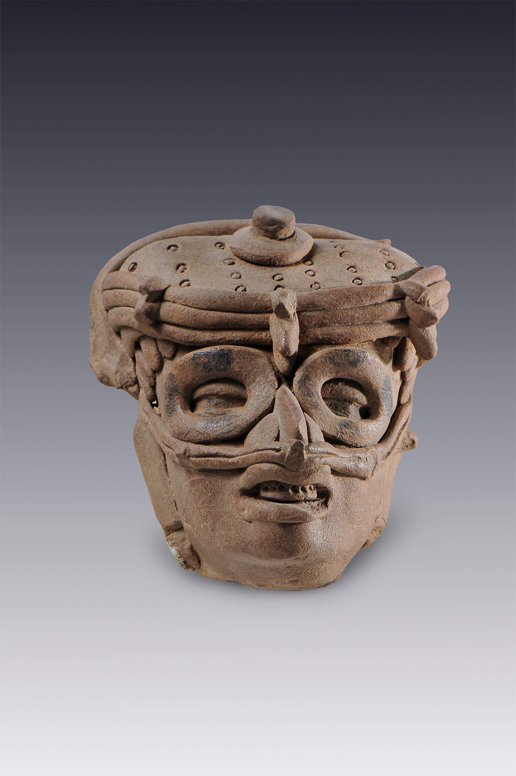 Rostro humano con anillos en los ojos | El México antiguo. Salas de Arte Prehispánico | Museo Amparo, Puebla