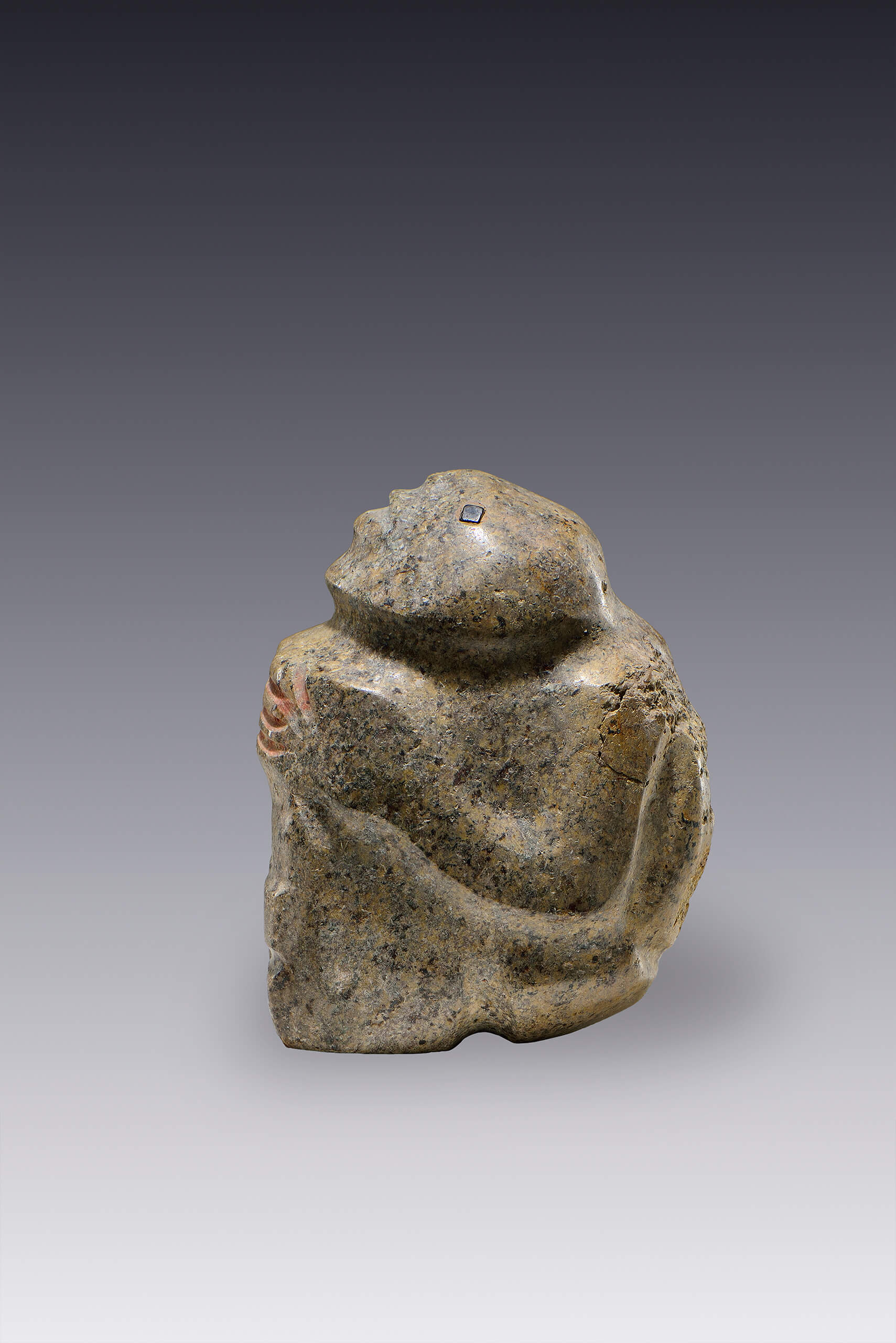 Hombre sentado con las manos en las rodillas | El México antiguo. Salas de Arte Prehispánico | Museo Amparo, Puebla