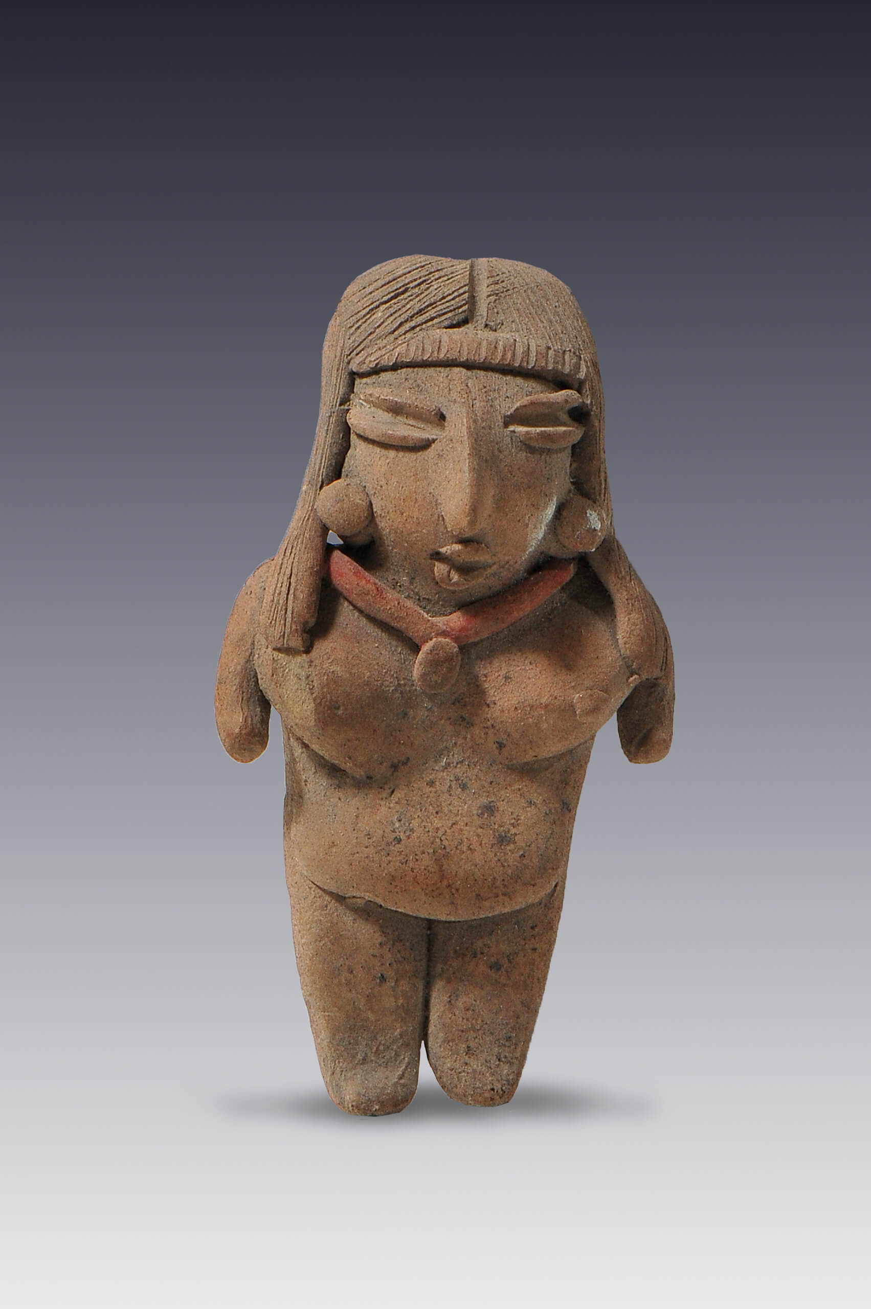 Mujer desnuda con cabellera larga y adornos | El México antiguo. Salas de Arte Prehispánico | Museo Amparo, Puebla
