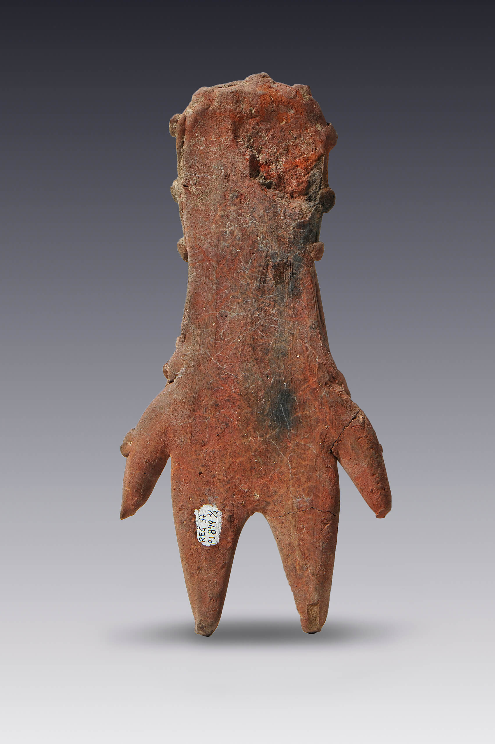 Hombre con tocados corniformes y protectores fálicos | El México antiguo. Salas de Arte Prehispánico | Museo Amparo, Puebla