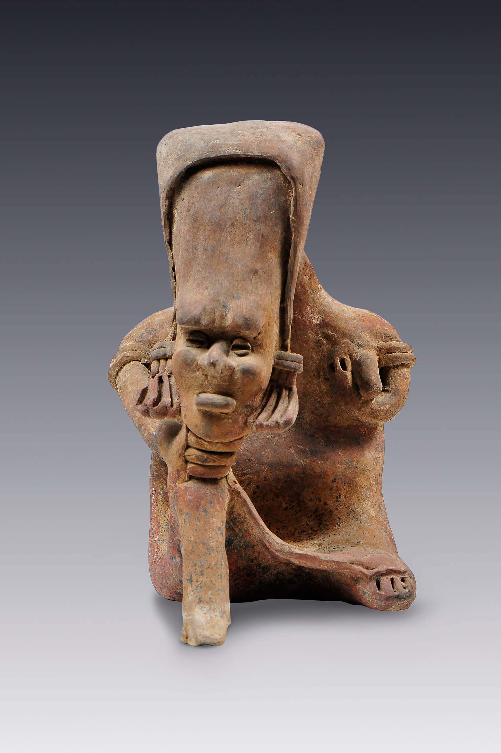 La pensadora. Mujer en actitud de reflexión y posiblemente de enojo | El México antiguo. Salas de Arte Prehispánico | Museo Amparo, Puebla