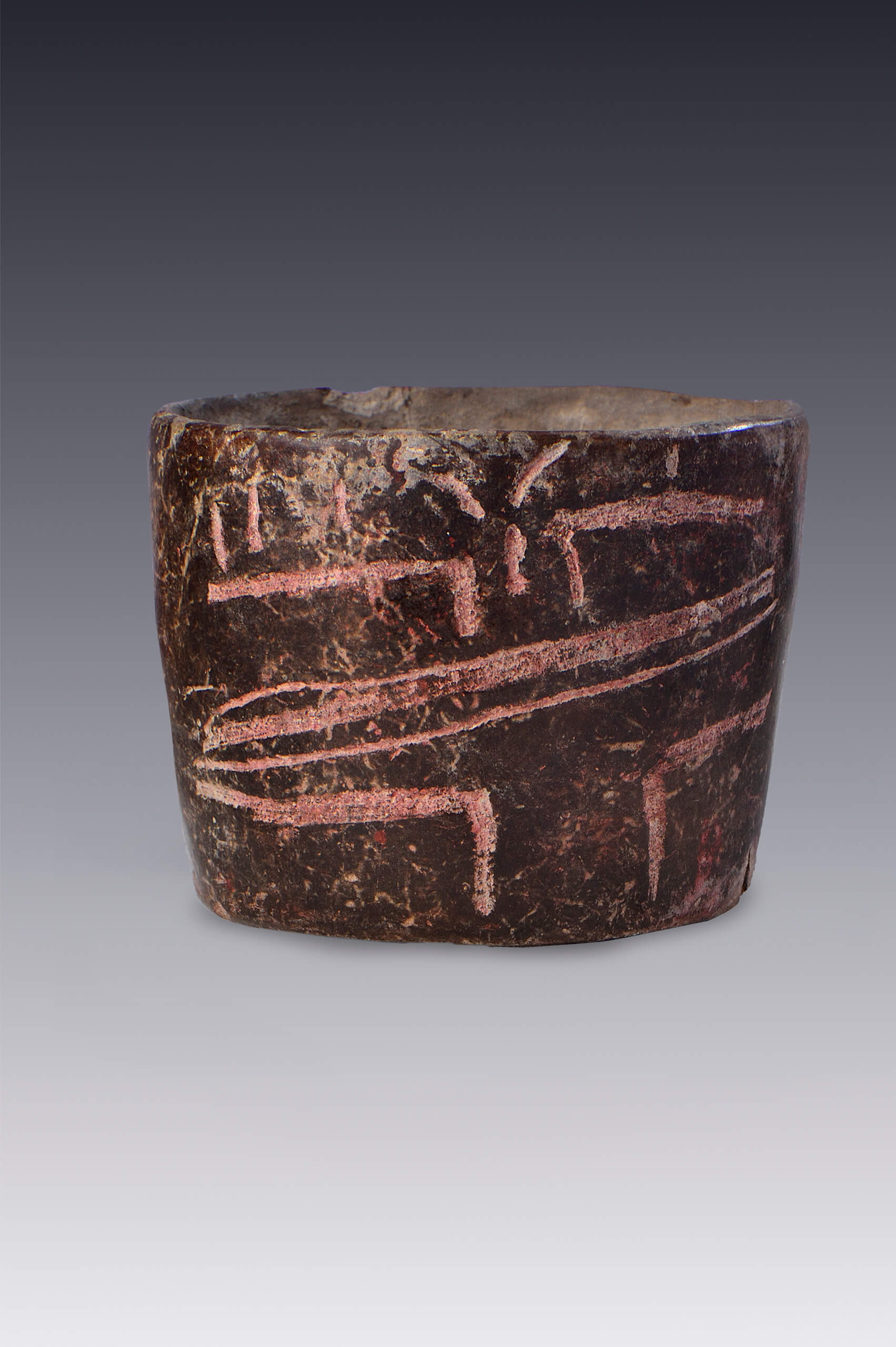 Vaso esgrafiado | El México antiguo. Salas de Arte Prehispánico | Museo Amparo, Puebla