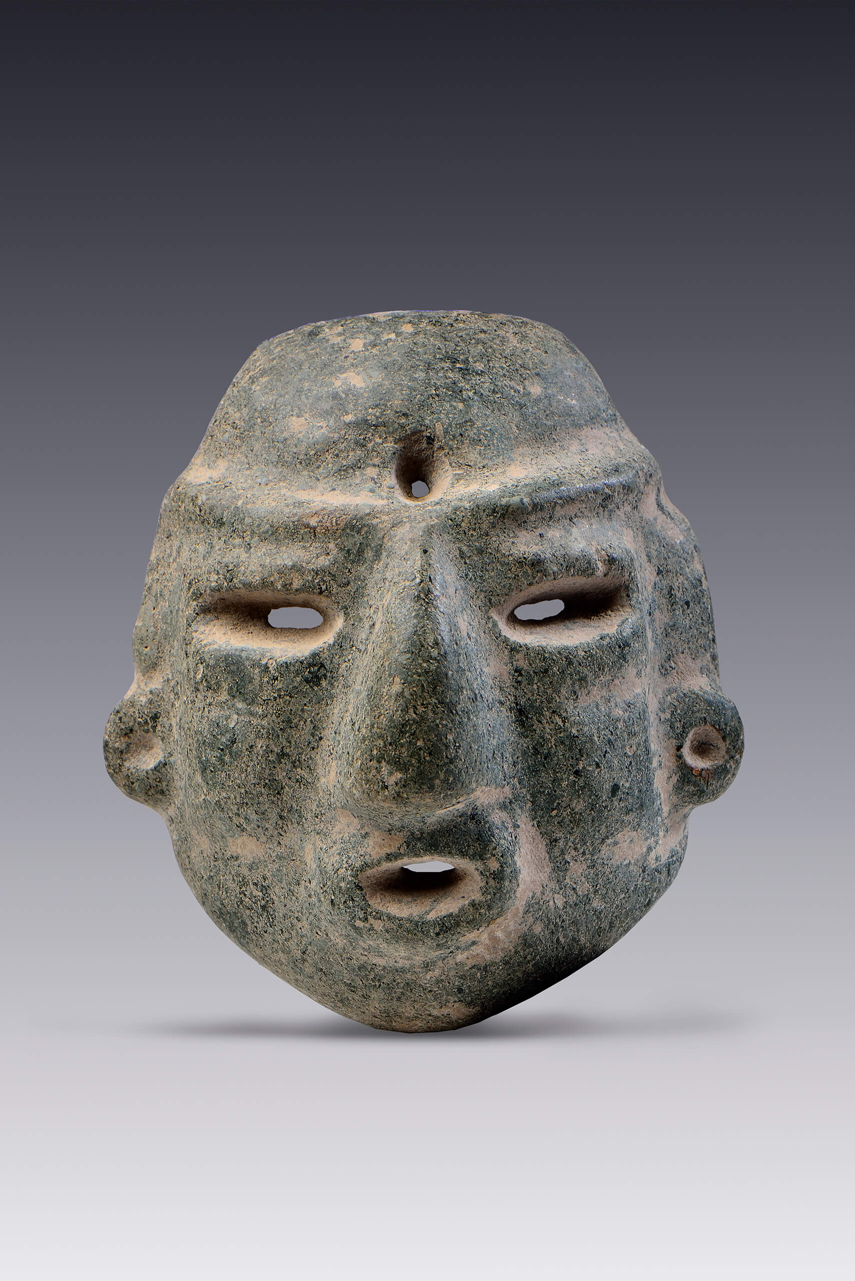 Máscara antropomorfa con orejeras | El México antiguo. Salas de Arte Prehispánico | Museo Amparo, Puebla