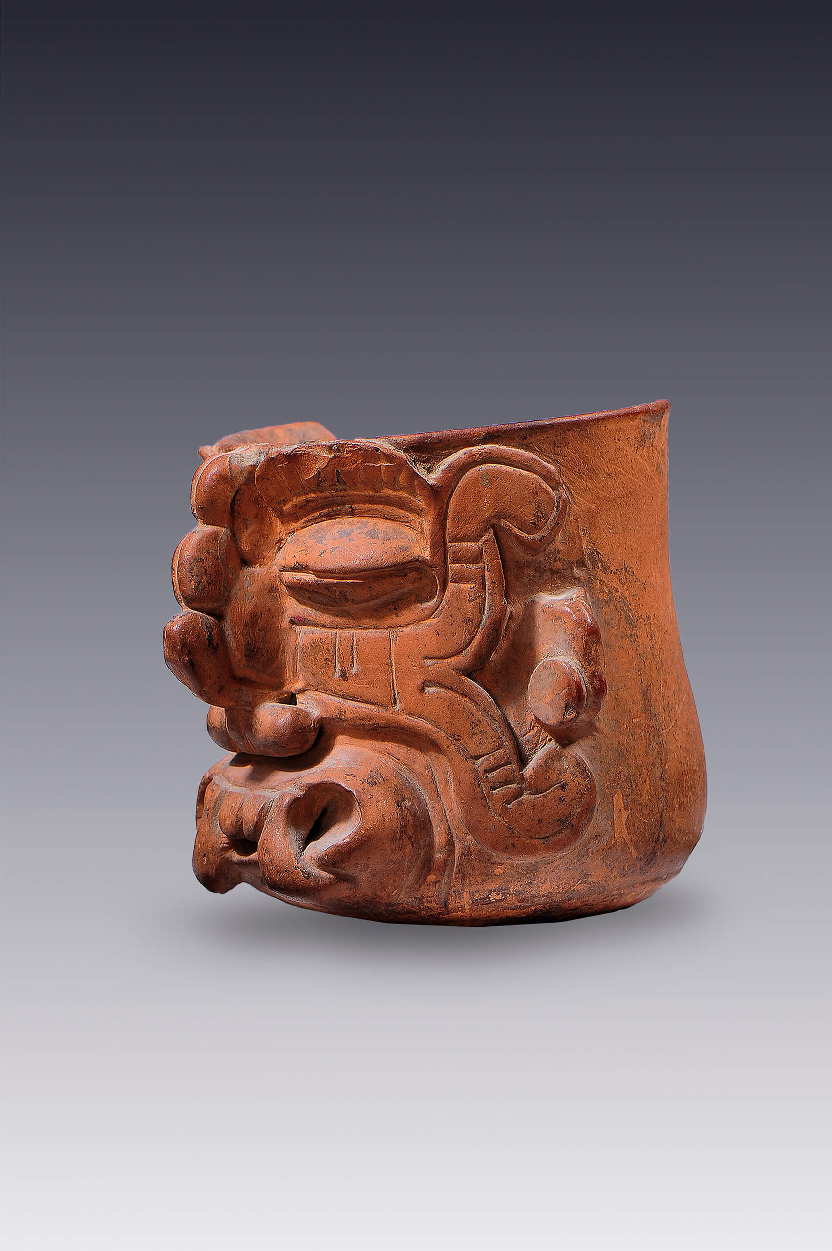 Vaso-efigie con representación de Tláloc, ¿Cocijo? | El tiempo en las cosas II. Salas de Arte Contemporáneo | Museo Amparo, Puebla