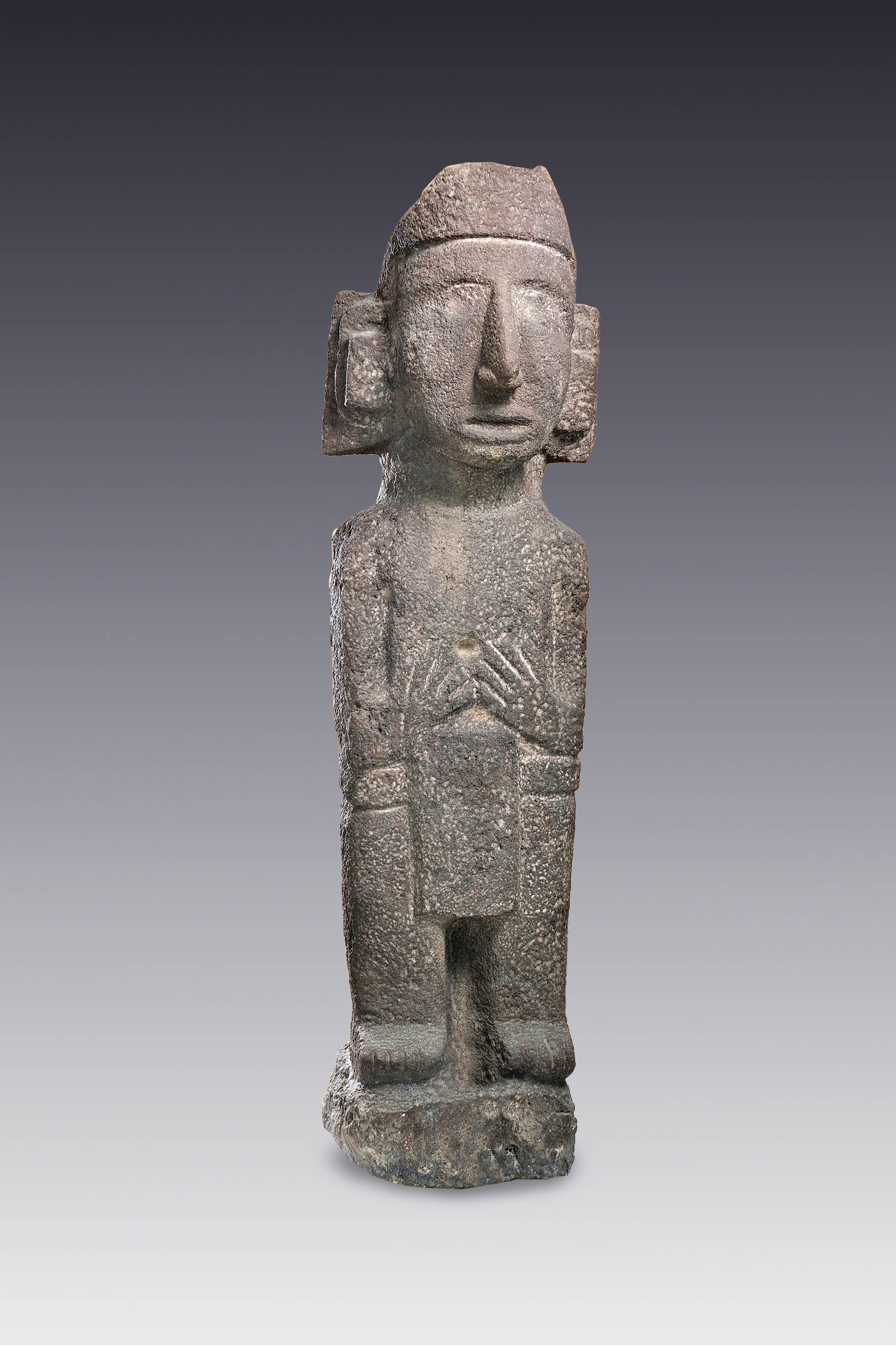 Señor con las manos en el pecho | El México antiguo. Salas de Arte Prehispánico | Museo Amparo, Puebla