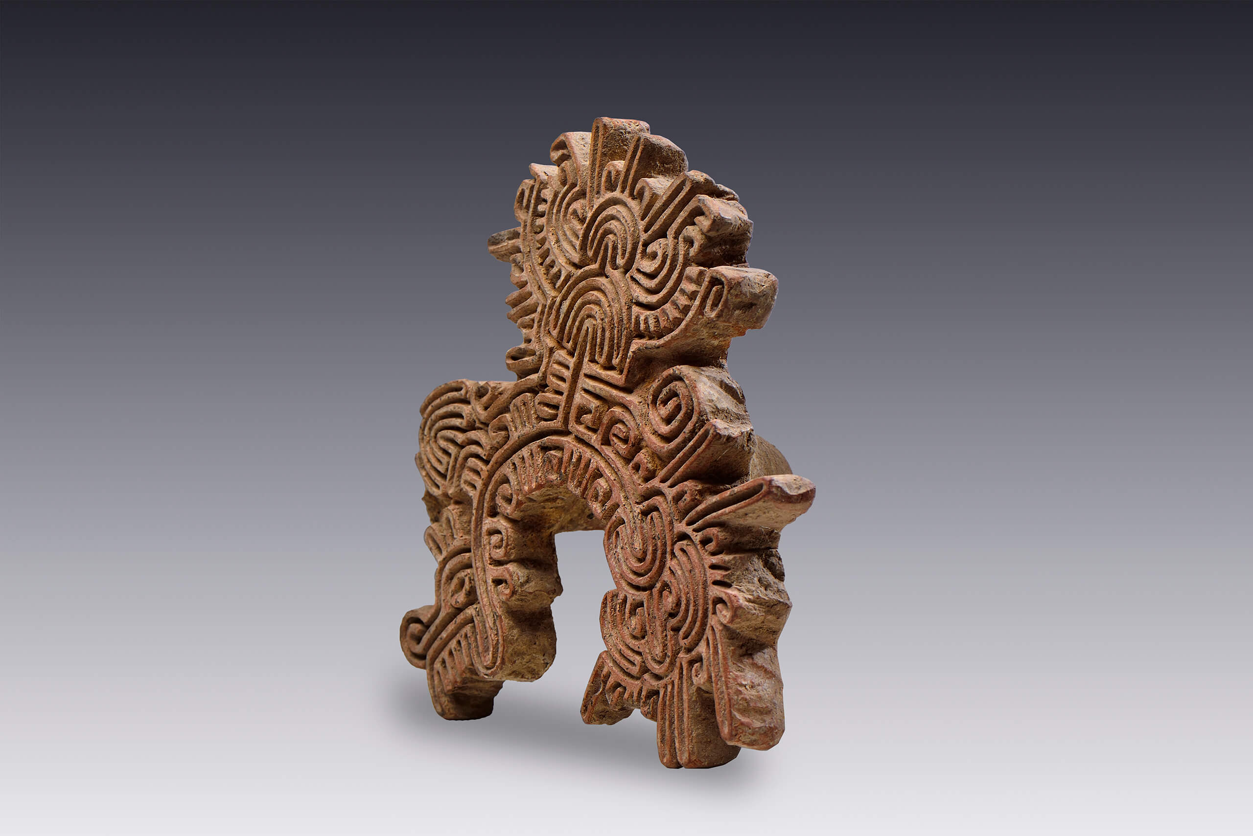 Sello en forma de serpiente fantástica | El México antiguo. Salas de Arte Prehispánico | Museo Amparo, Puebla