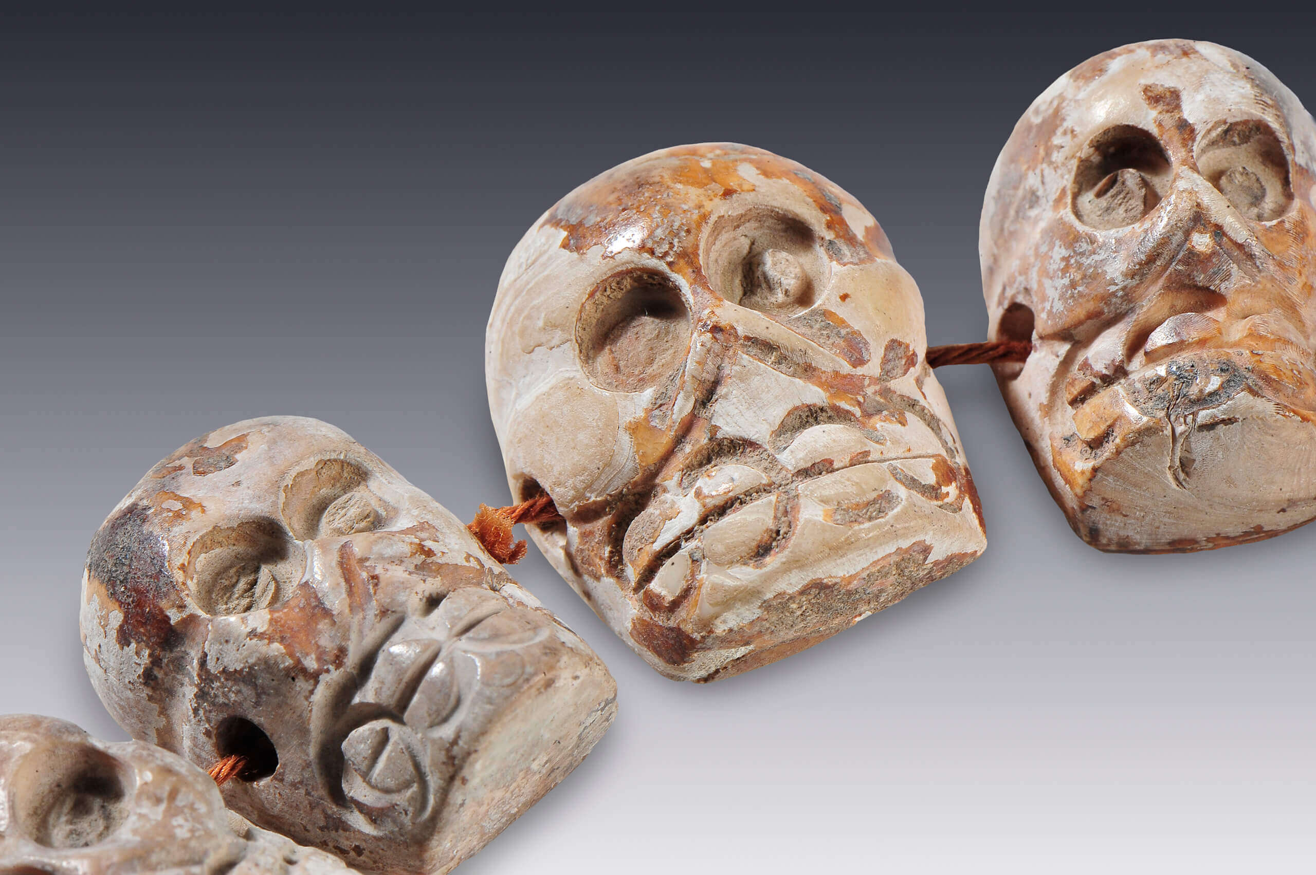 Collar de cráneos | El amanecer de las formas | Museo Amparo, Puebla
