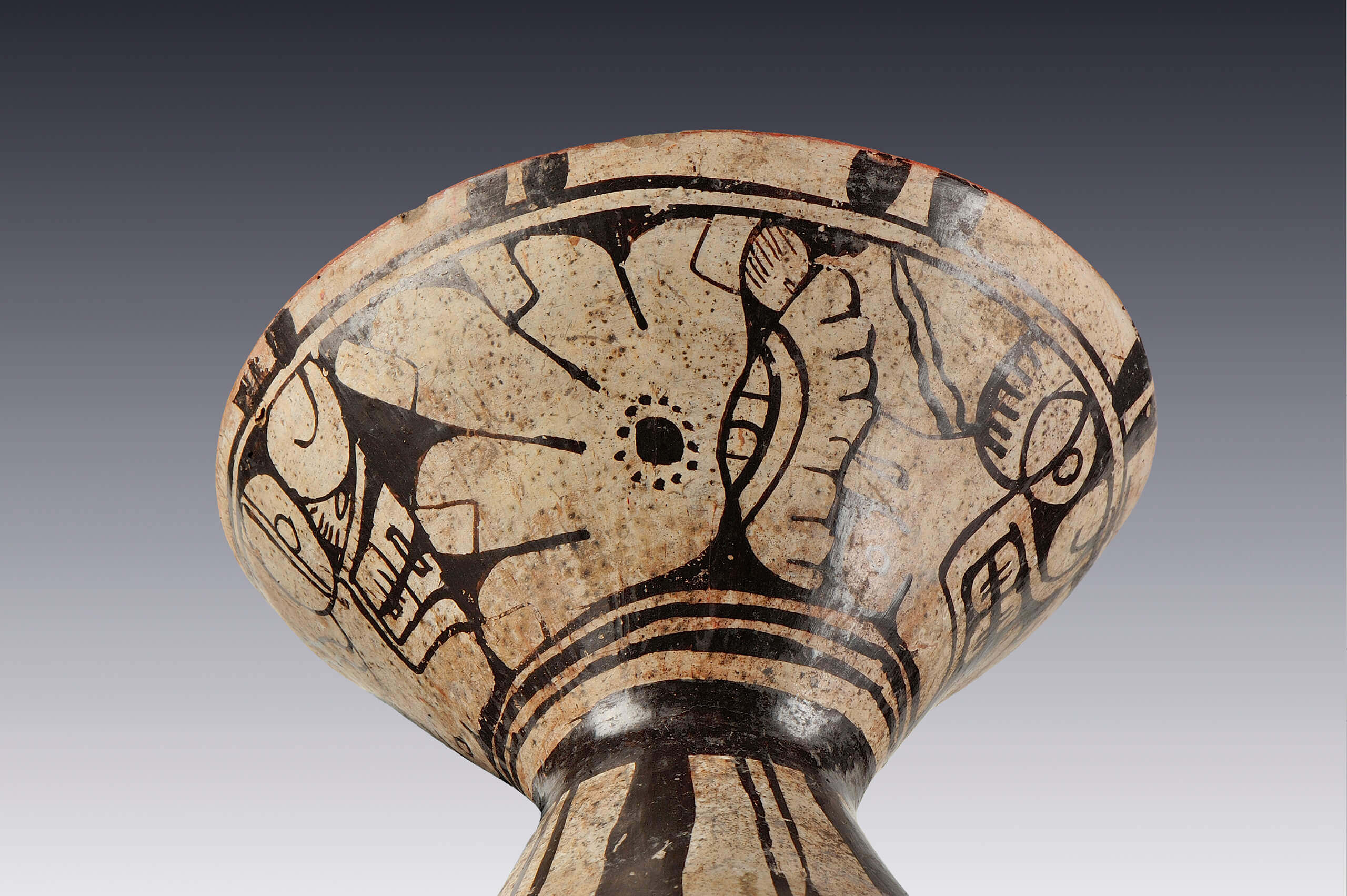 Copas con imágenes sacrificiales | El amanecer de las formas | Museo Amparo, Puebla