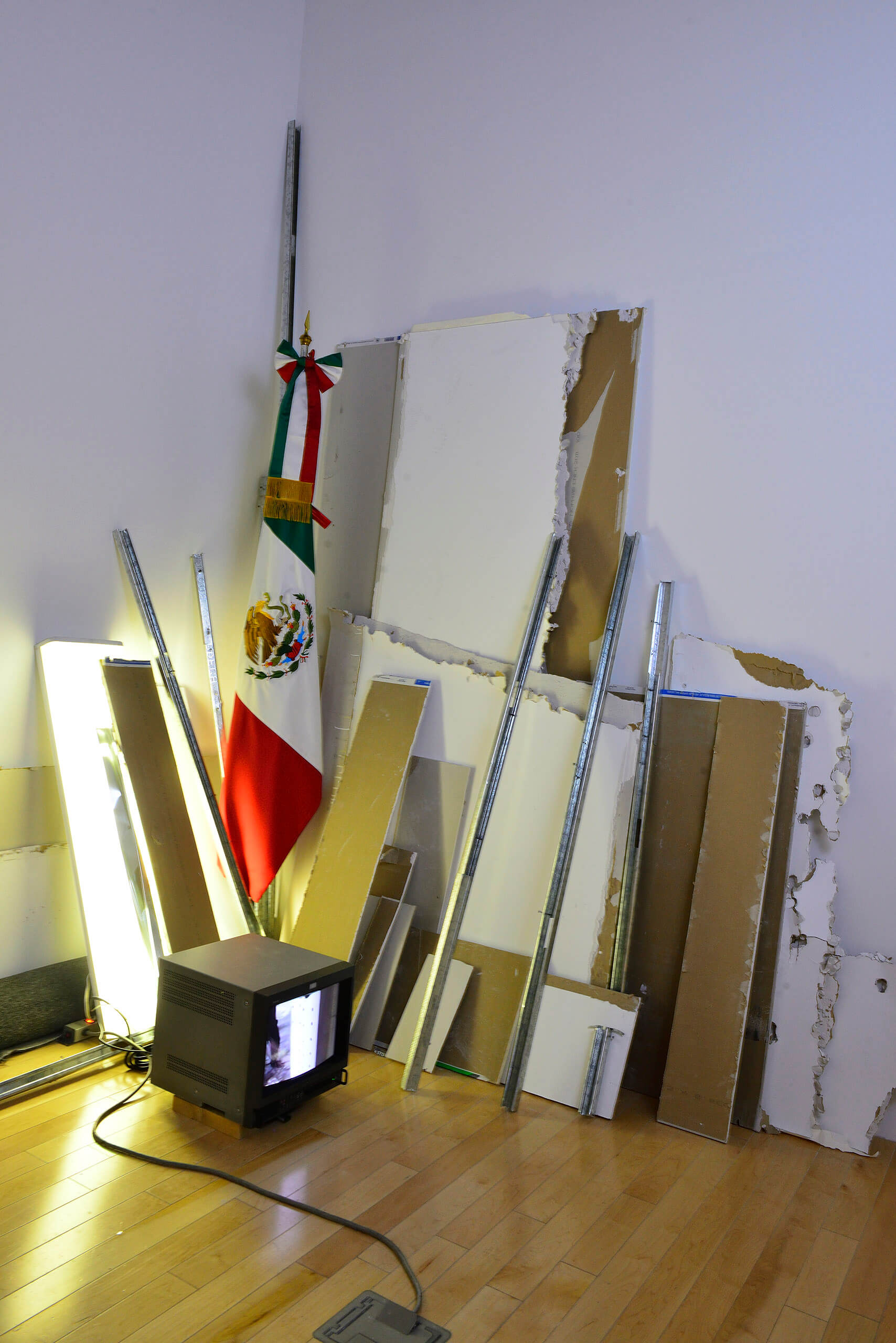 Integración del Consulado General de México en Miami a la exposición Mexico: Sensitive Negotiations | Tercerunquinto. Obra inconclusa | Museo Amparo, Puebla