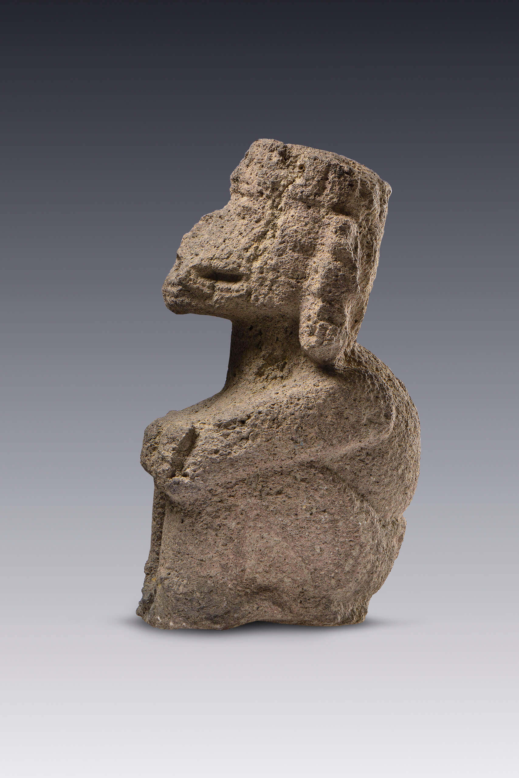 Escultura de Ehécatl | El tiempo en las cosas II. Salas de Arte Contemporáneo | Museo Amparo, Puebla