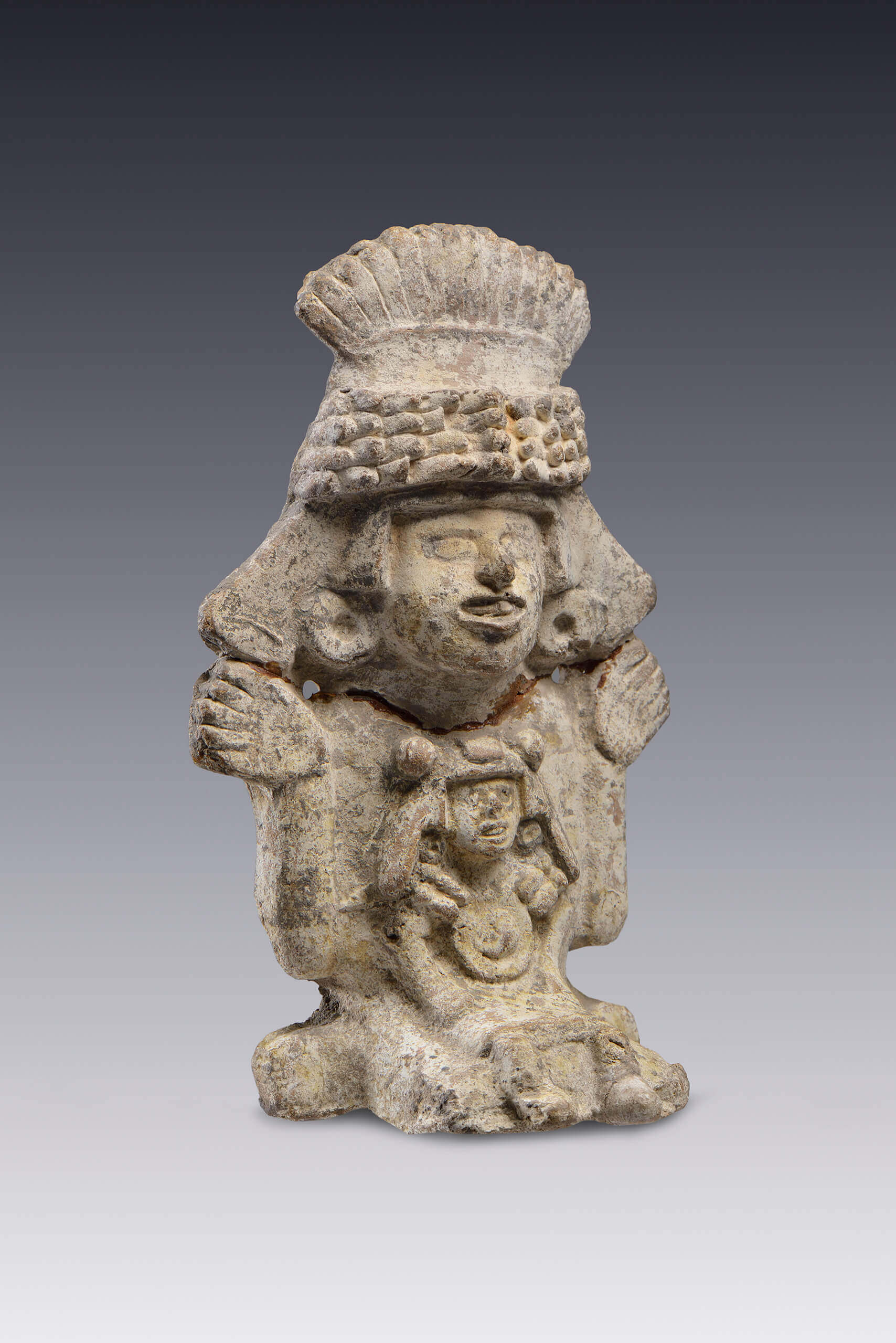 Figurilla femenina sedente con niña | El México antiguo. Salas de Arte Prehispánico | Museo Amparo, Puebla