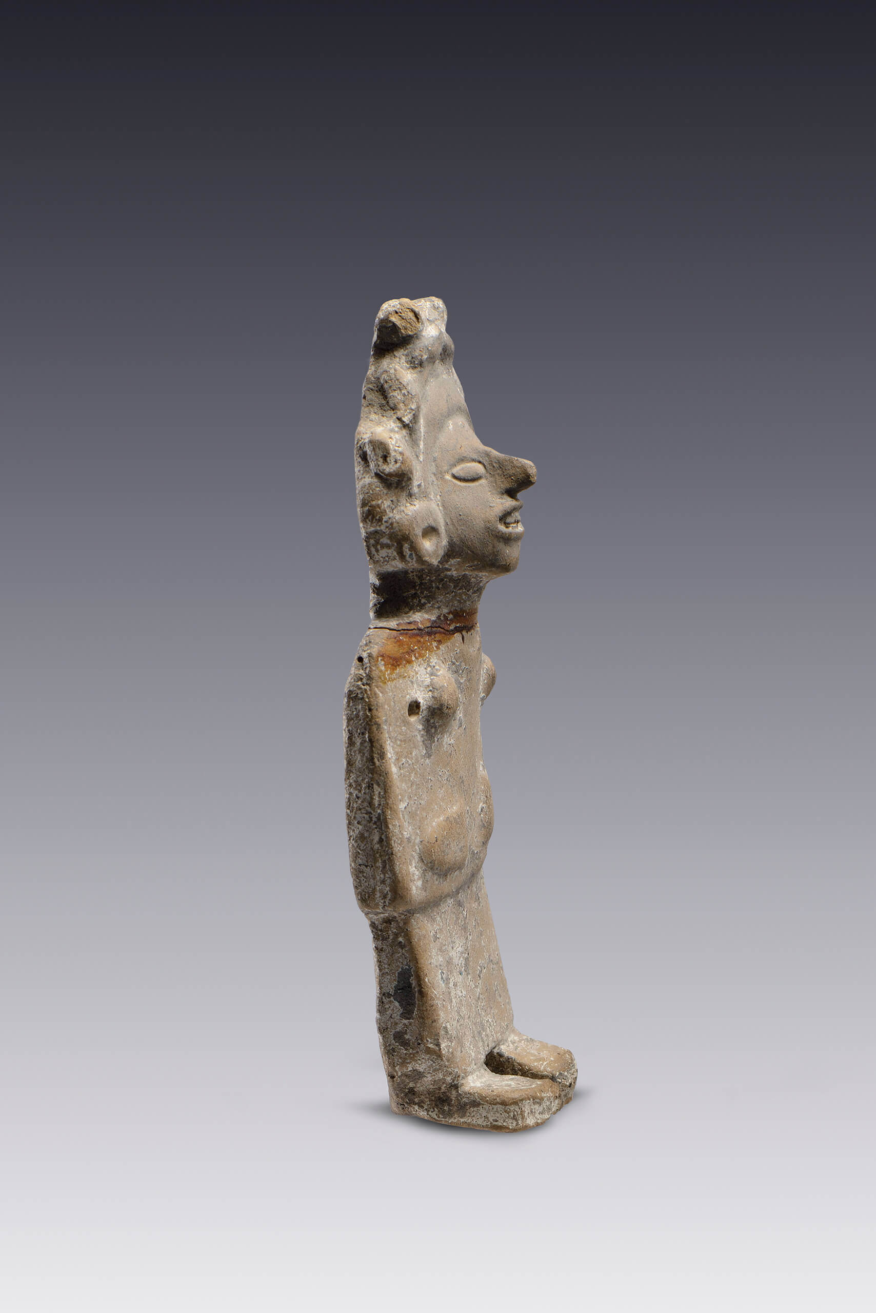 Figurilla femenina tipo galleta  | El México antiguo. Salas de Arte Prehispánico | Museo Amparo, Puebla