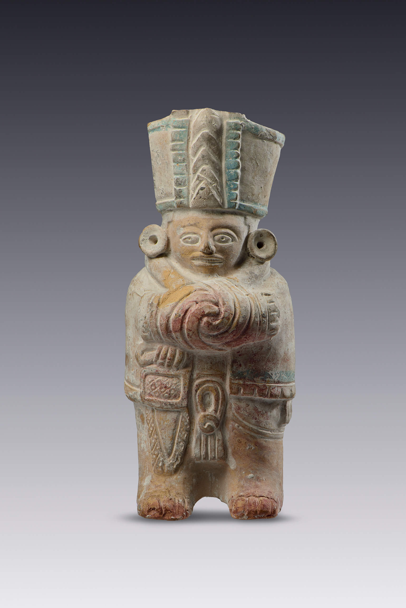 Figurilla antropomorfa polícroma de personaje de elite | El México antiguo. Salas de Arte Prehispánico | Museo Amparo, Puebla