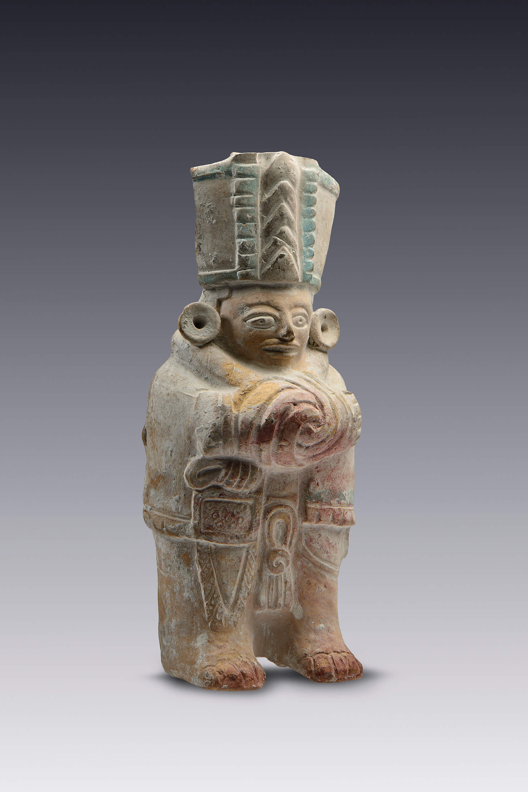 Figurilla antropomorfa polícroma de personaje de elite | El México antiguo. Salas de Arte Prehispánico | Museo Amparo, Puebla