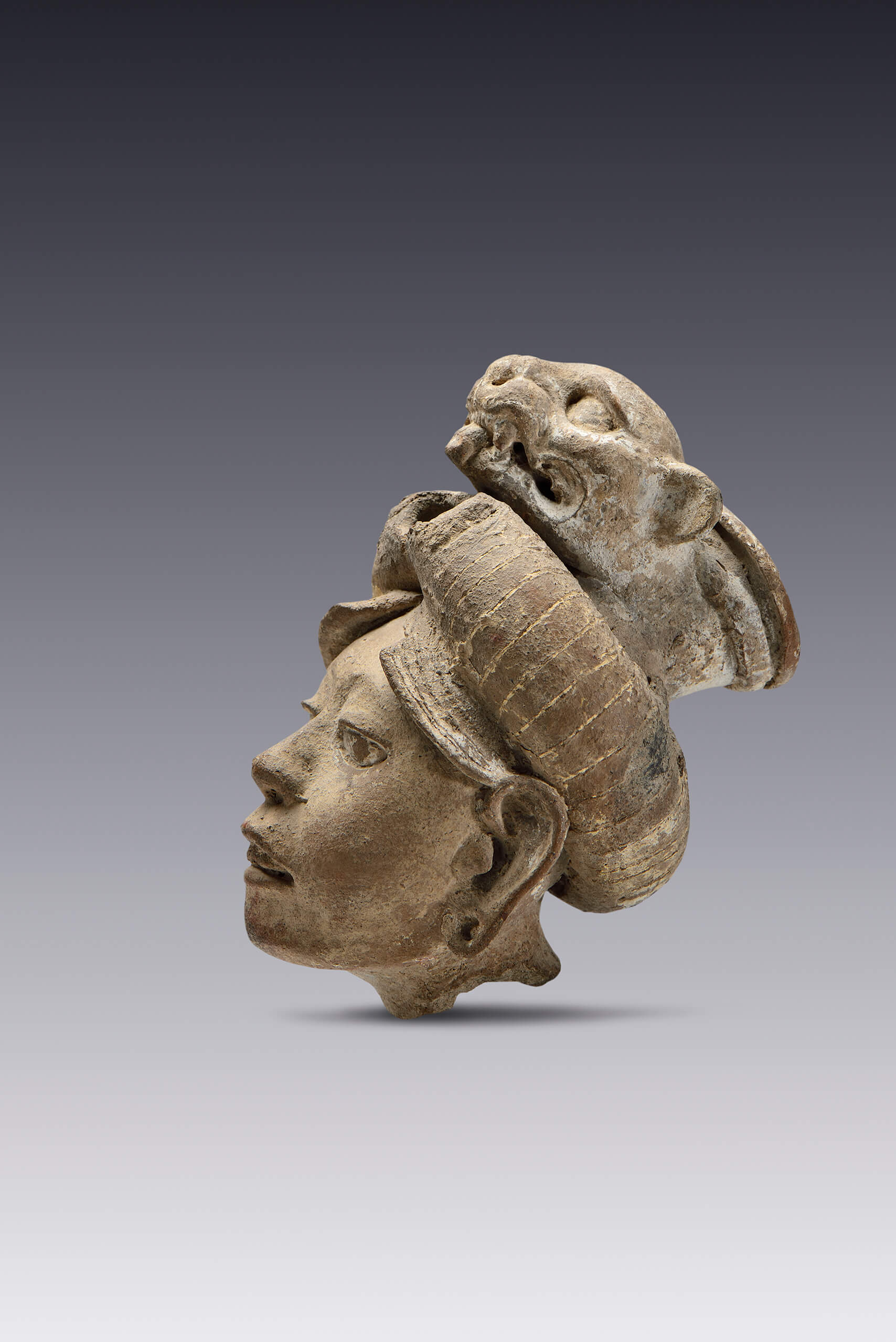 Olla antropomorfa (cabeza) con tocado de cabeza de felino | El México antiguo. Salas de Arte Prehispánico | Museo Amparo, Puebla