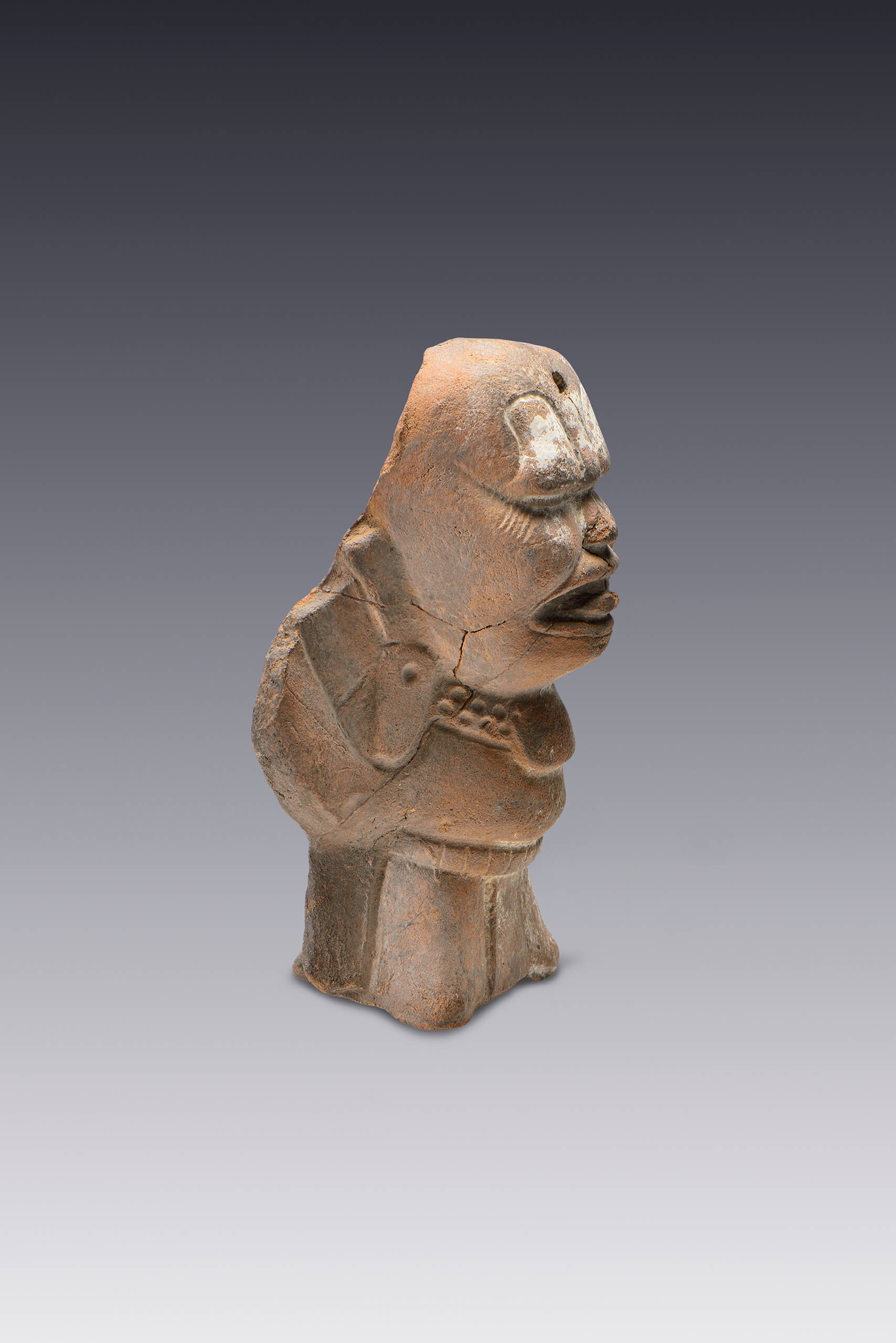 Posible anciano ricamente ataviado | El México antiguo. Salas de Arte Prehispánico | Museo Amparo, Puebla