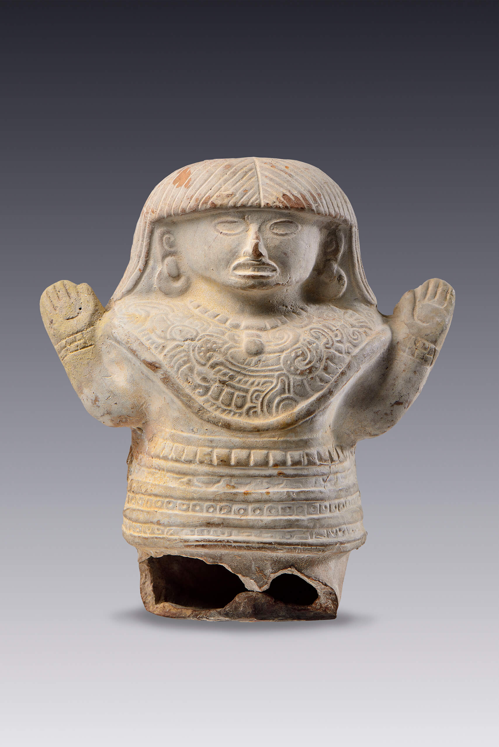 Figurilla mayoide ricamente ataviada | El México antiguo. Salas de Arte Prehispánico | Museo Amparo, Puebla