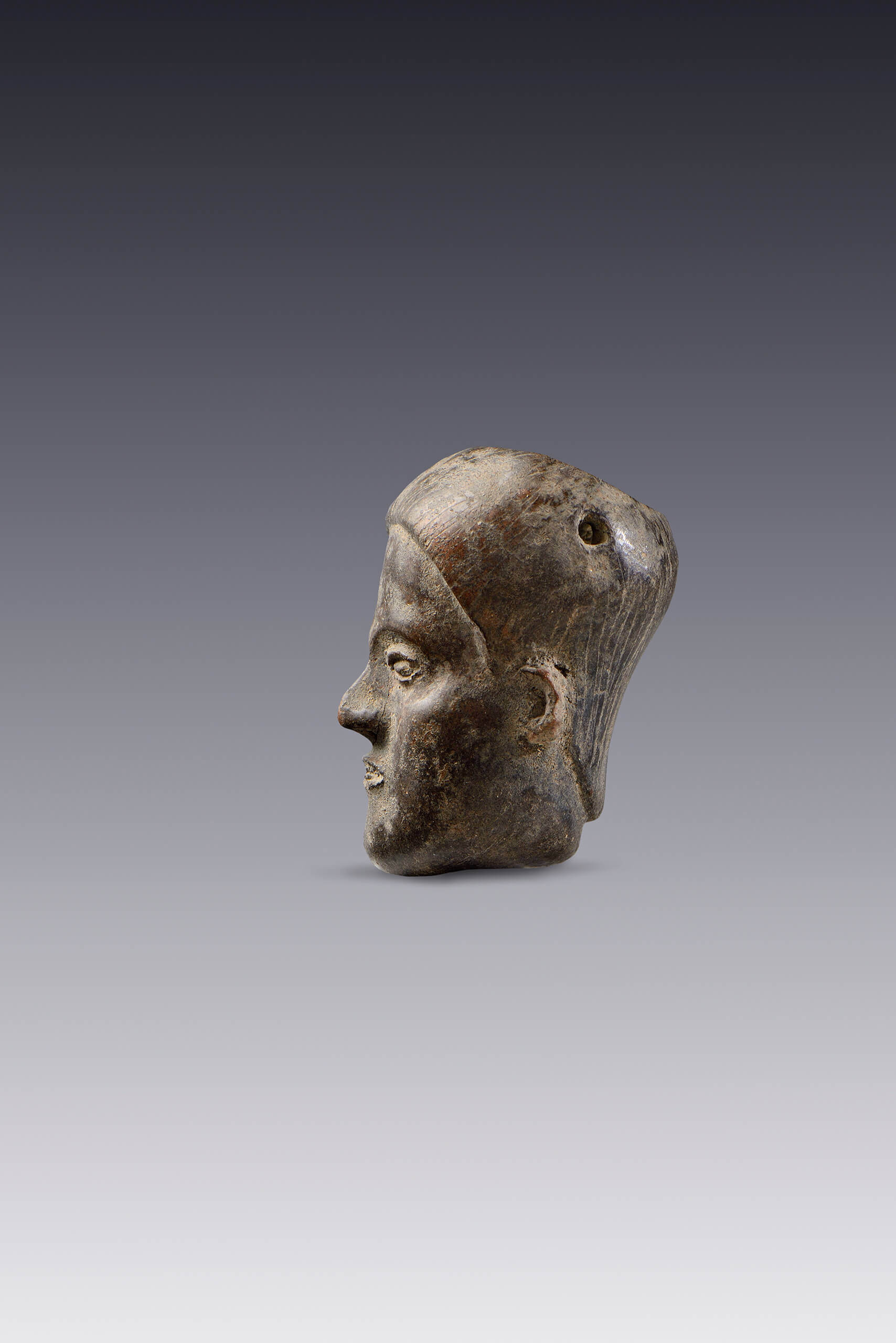 Vasija miniatura en forma de cabeza de personaje | El México antiguo. Salas de Arte Prehispánico | Museo Amparo, Puebla