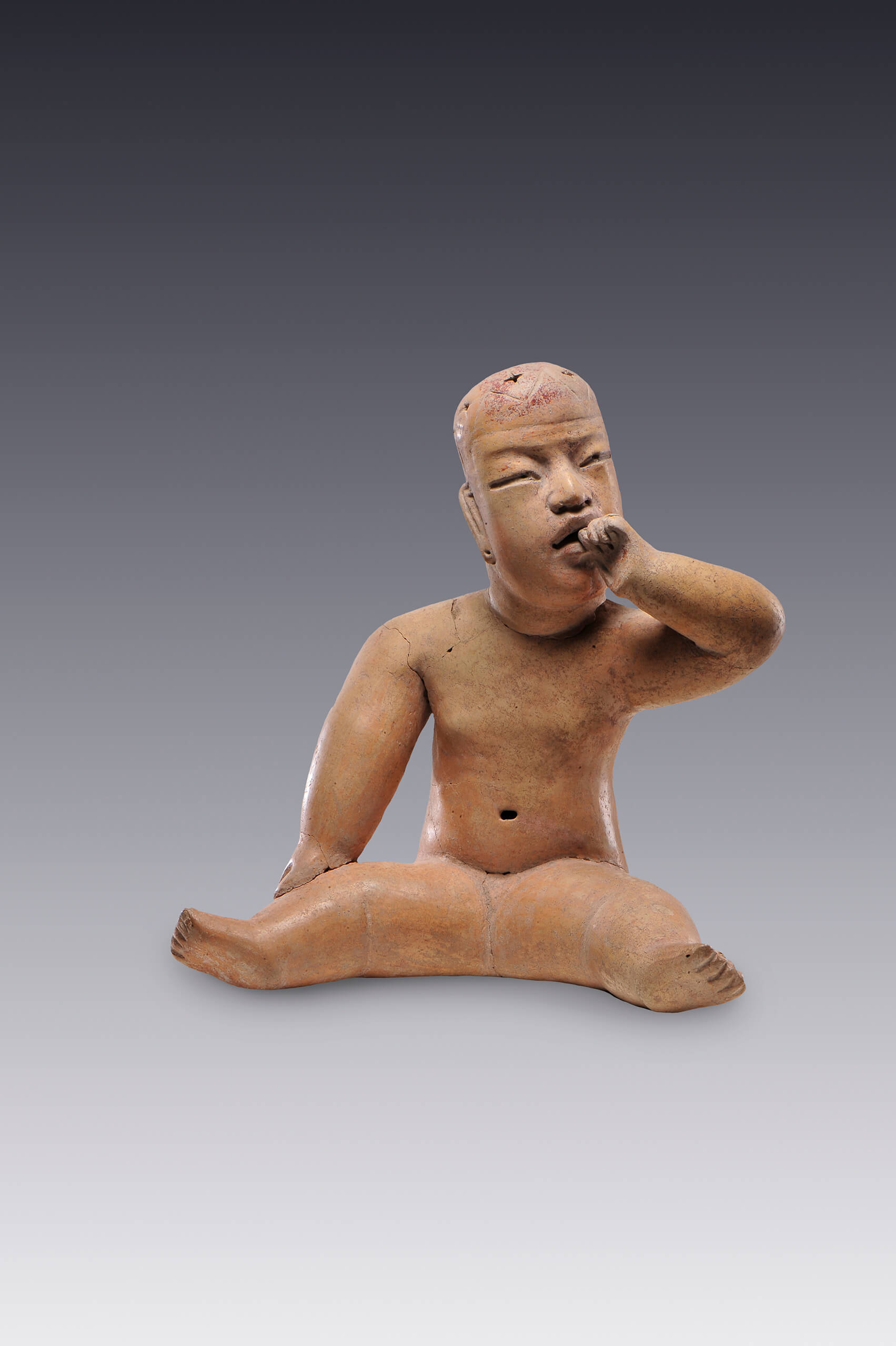 Hombre que se lleva la mano a la boca | El México antiguo. Salas de Arte Prehispánico | Museo Amparo, Puebla