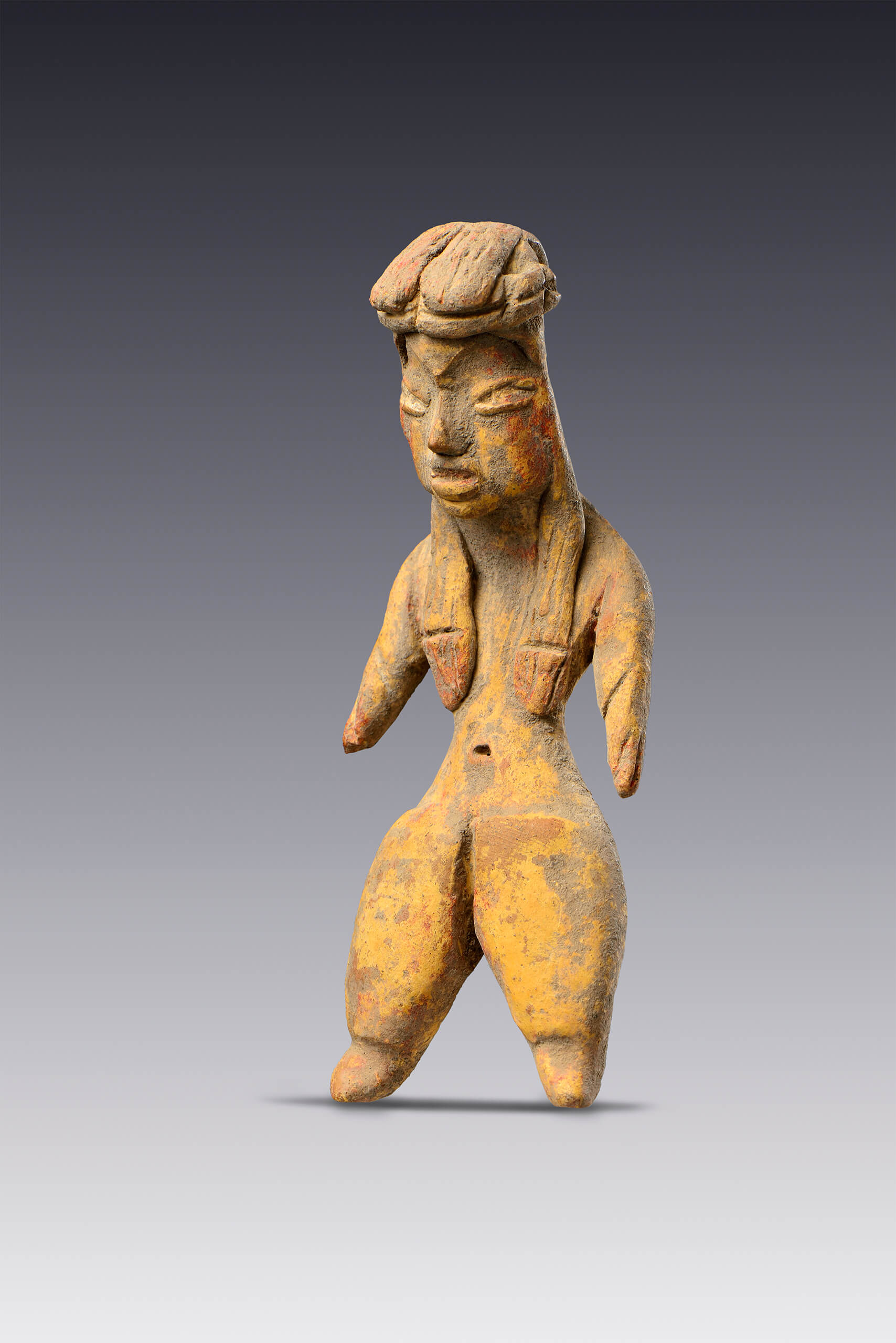 Personajes femeninos de pie con cabello largo | El México antiguo. Salas de Arte Prehispánico | Museo Amparo, Puebla