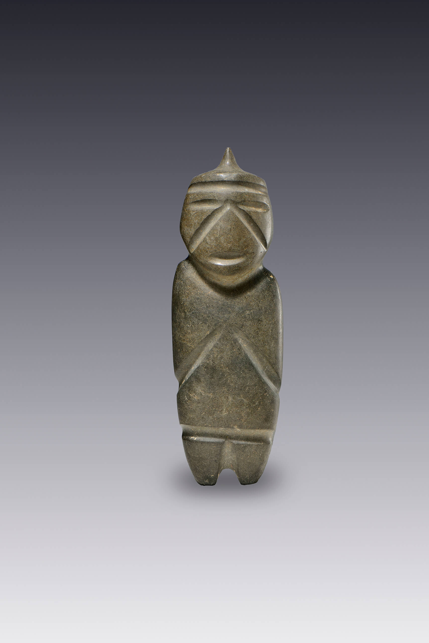 Figura humana con los brazos cruzados sobre el pecho | El México antiguo. Salas de Arte Prehispánico | Museo Amparo, Puebla