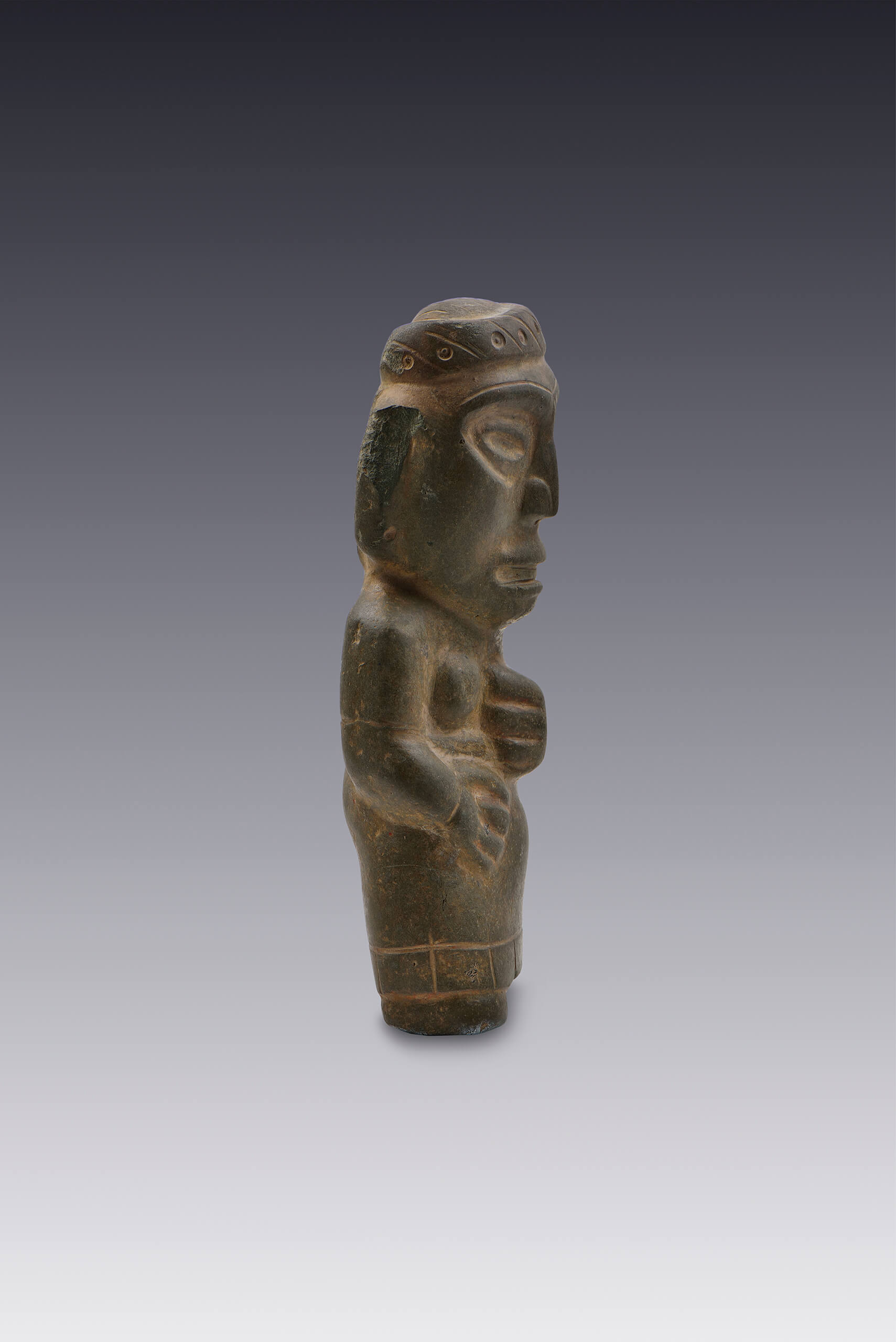 Mujer con gorro y falda | El México antiguo. Salas de Arte Prehispánico | Museo Amparo, Puebla