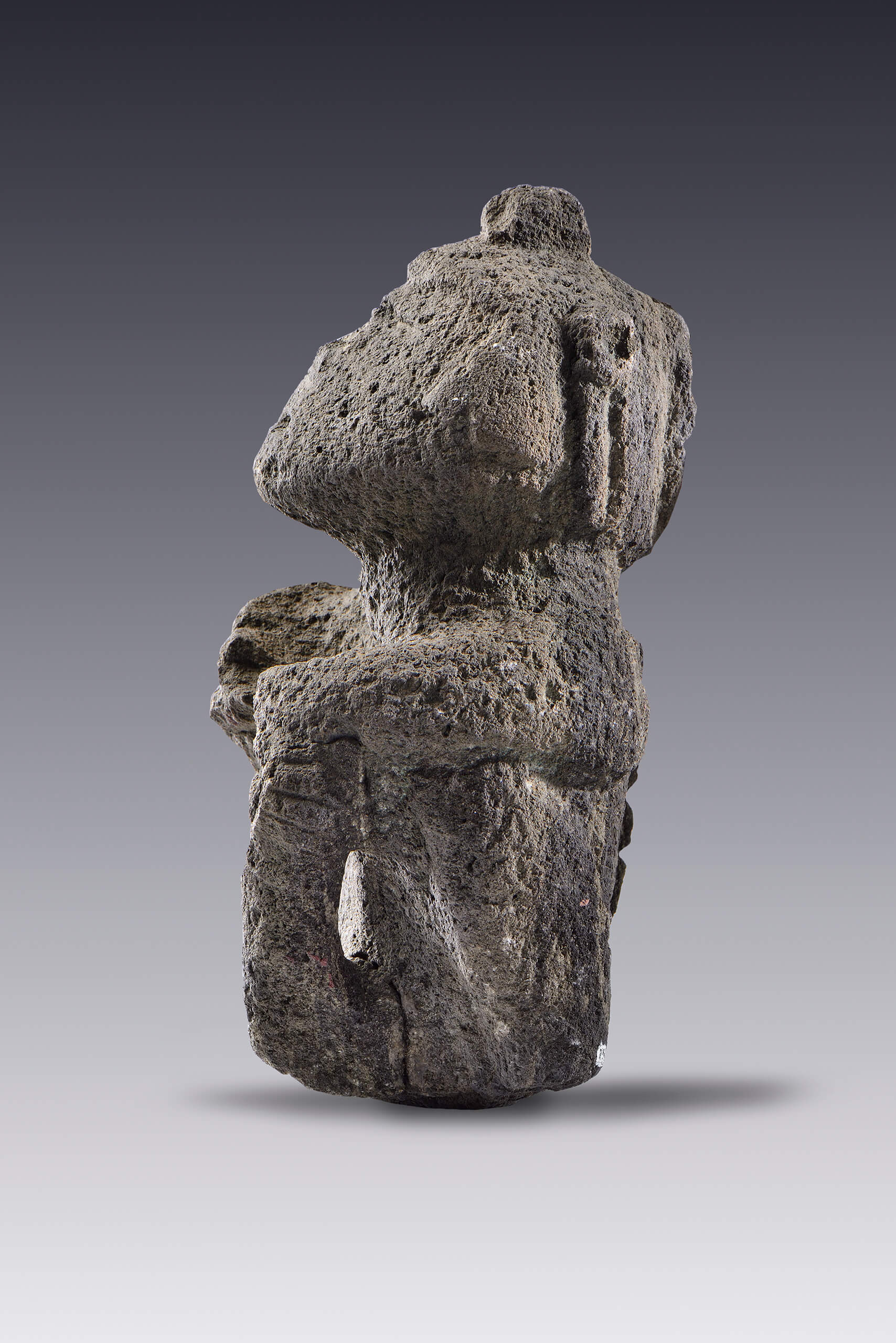Hombre sedente | El tiempo en las cosas II. Salas de Arte Contemporáneo | Museo Amparo, Puebla