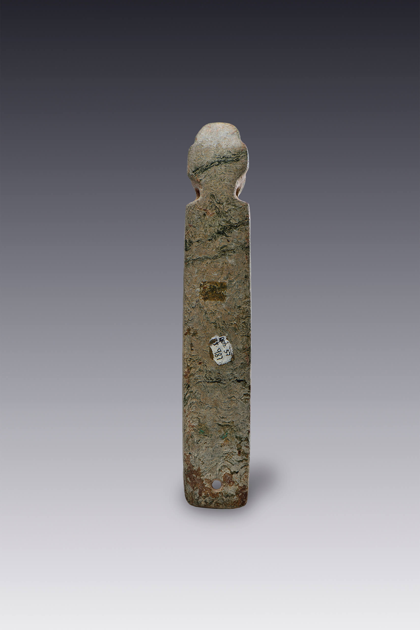 Litófono de ludimento decorado con cabeza antropomorfa | El México antiguo. Salas de Arte Prehispánico | Museo Amparo, Puebla