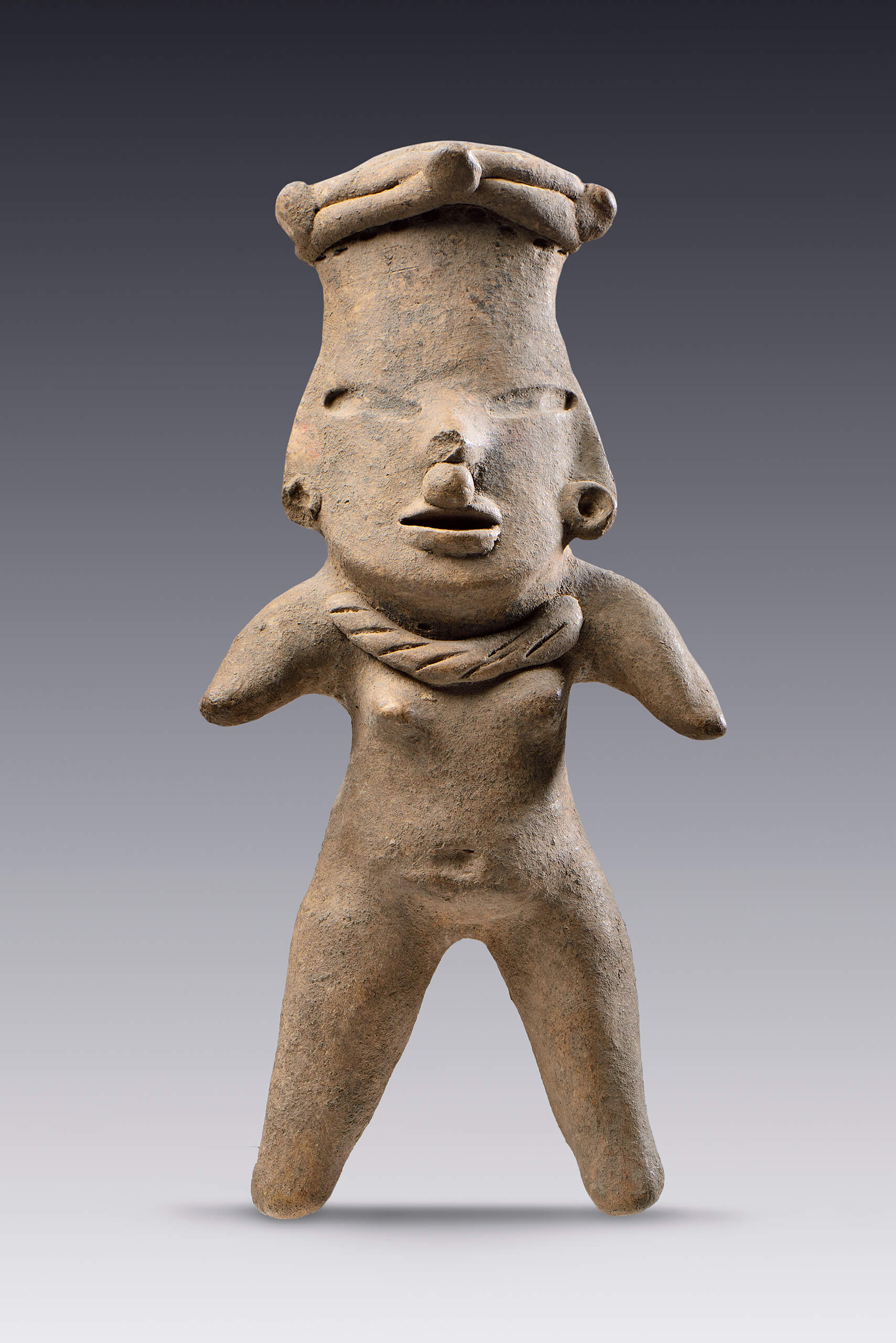 Figurilla femenina con nariguera | El México antiguo. Salas de Arte Prehispánico | Museo Amparo, Puebla