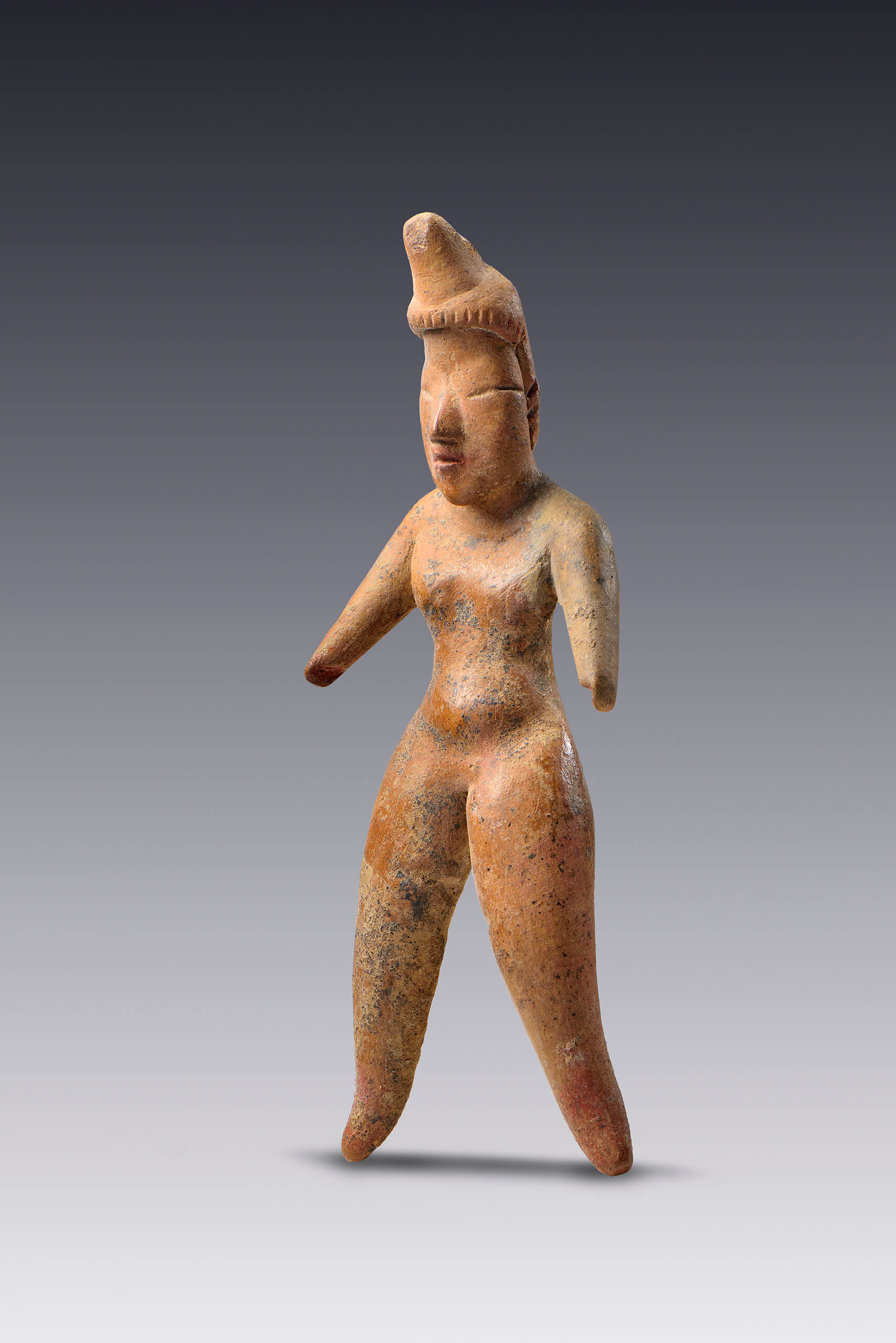 Figurilla femenina con tocado cónico | El México antiguo. Salas de Arte Prehispánico | Museo Amparo, Puebla