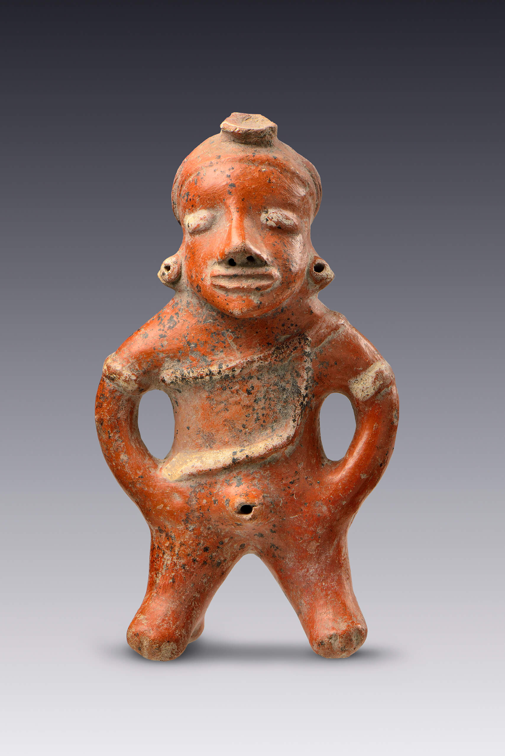 Figurillas de hombres desnudos con sexo marcado y banda frontal en el pecho | El M&eacute;xico antiguo. Salas de Arte Prehisp&aacute;nico | Museo Amparo, Puebla