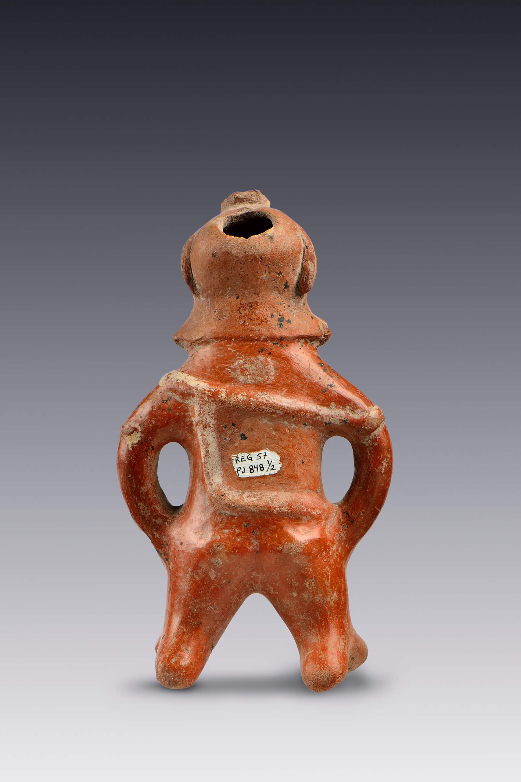 Figurillas de hombres desnudos con sexo marcado y banda frontal en el pecho | El M&eacute;xico antiguo. Salas de Arte Prehisp&aacute;nico | Museo Amparo, Puebla