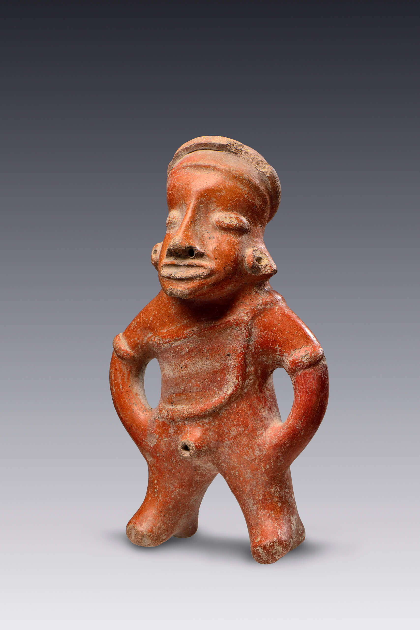 Figurillas de hombres desnudos con sexo marcado y banda frontal en el pecho | El M&eacute;xico antiguo. Salas de Arte Prehisp&aacute;nico | Museo Amparo, Puebla