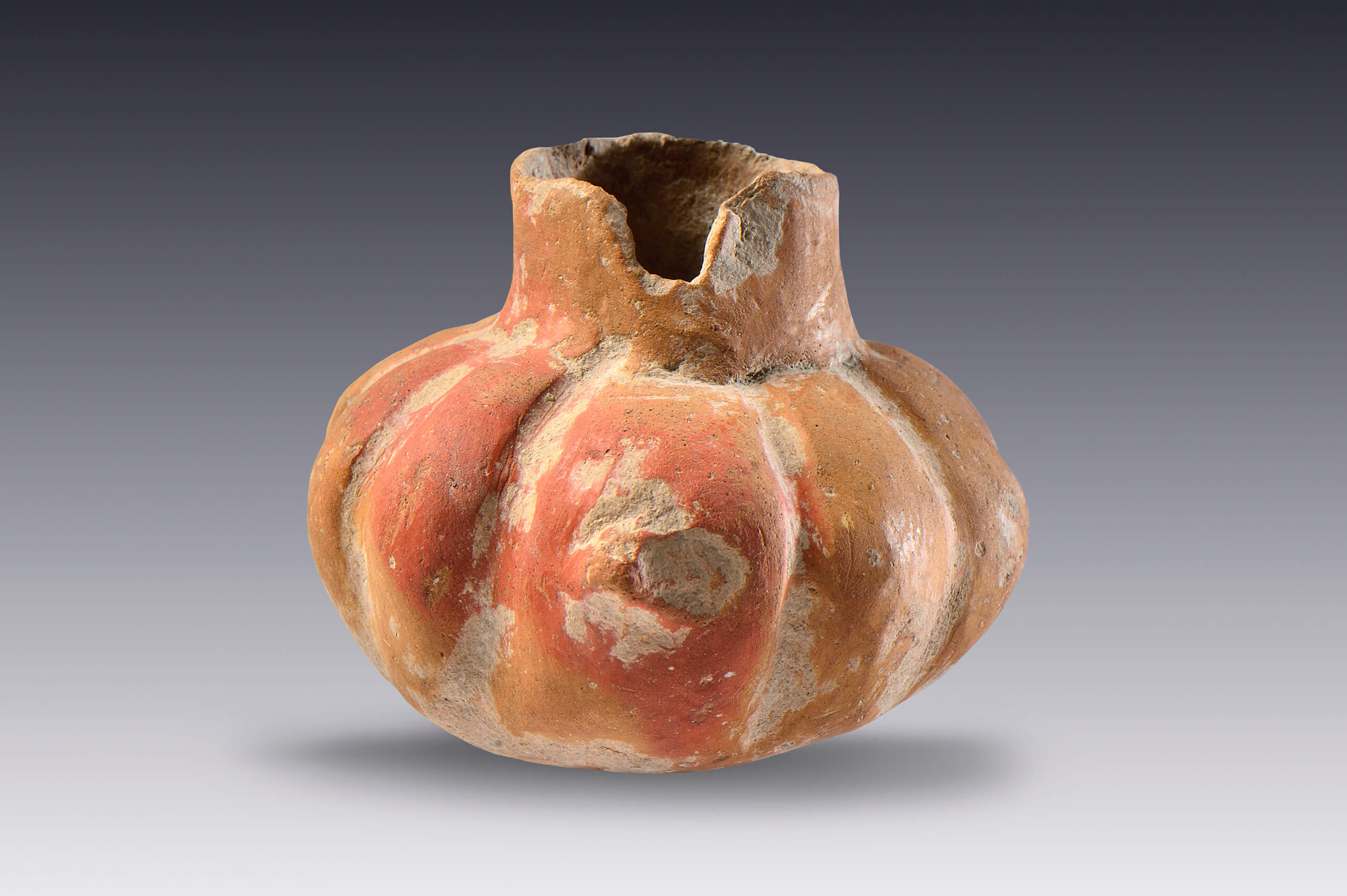 Vasija fitomorfa (calabaza) | El M&eacute;xico antiguo. Salas de Arte Prehisp&aacute;nico | Museo Amparo, Puebla