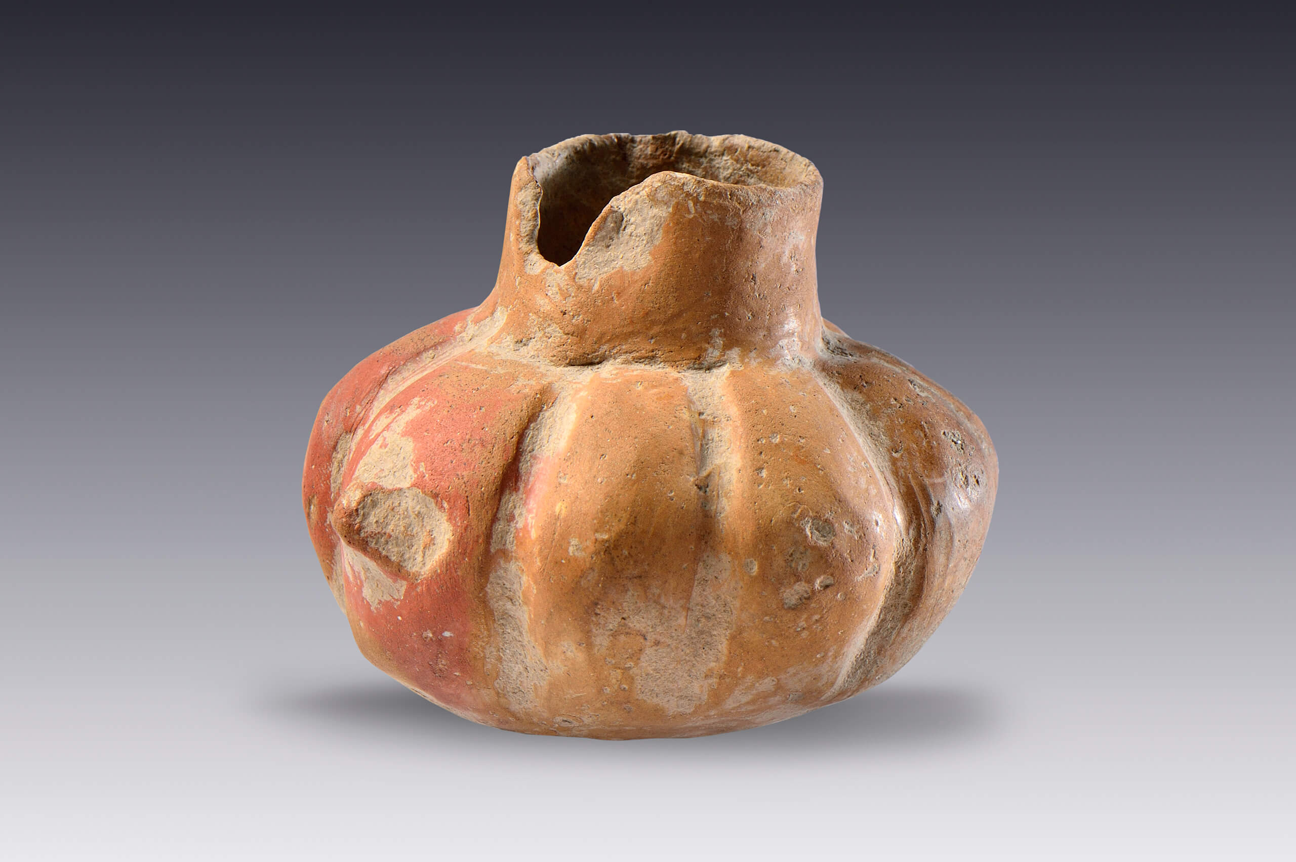 Vasija fitomorfa (calabaza) | El M&eacute;xico antiguo. Salas de Arte Prehisp&aacute;nico | Museo Amparo, Puebla