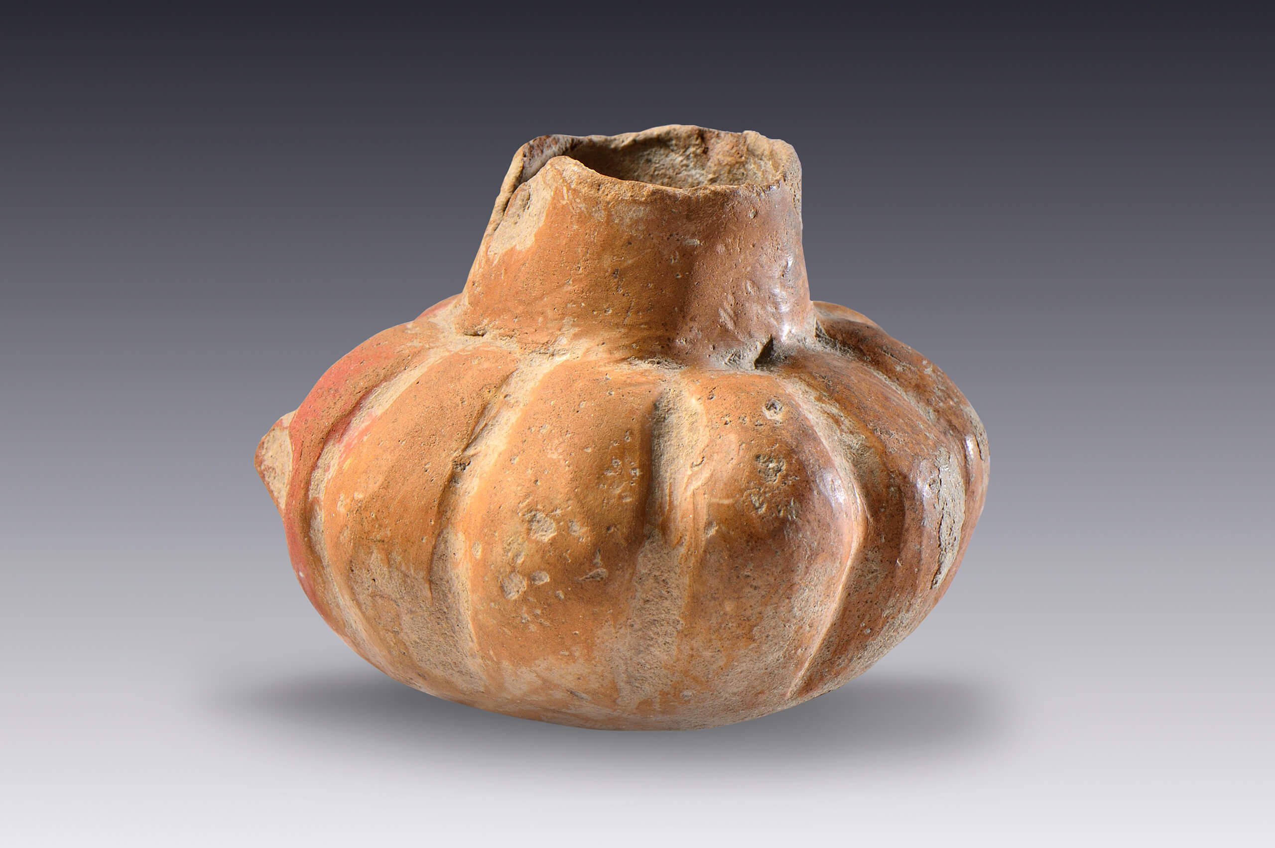 Vasija fitomorfa (calabaza) | El M&eacute;xico antiguo. Salas de Arte Prehisp&aacute;nico | Museo Amparo, Puebla