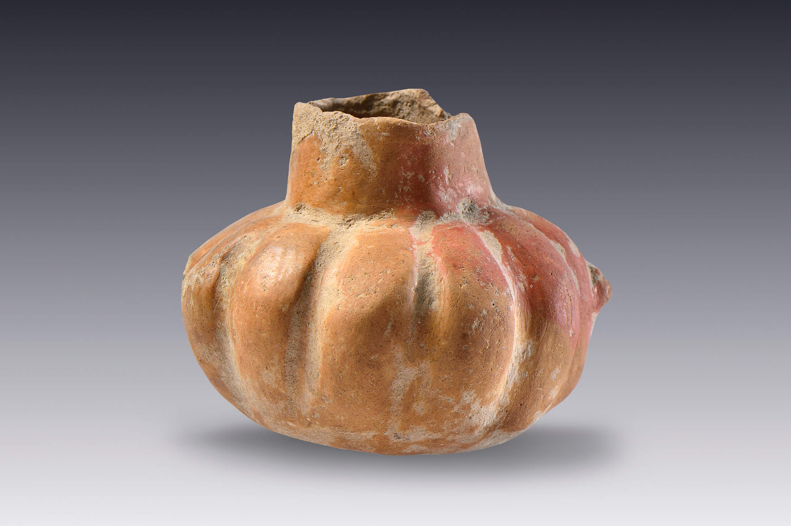 Vasija fitomorfa (calabaza) | El M&eacute;xico antiguo. Salas de Arte Prehisp&aacute;nico | Museo Amparo, Puebla