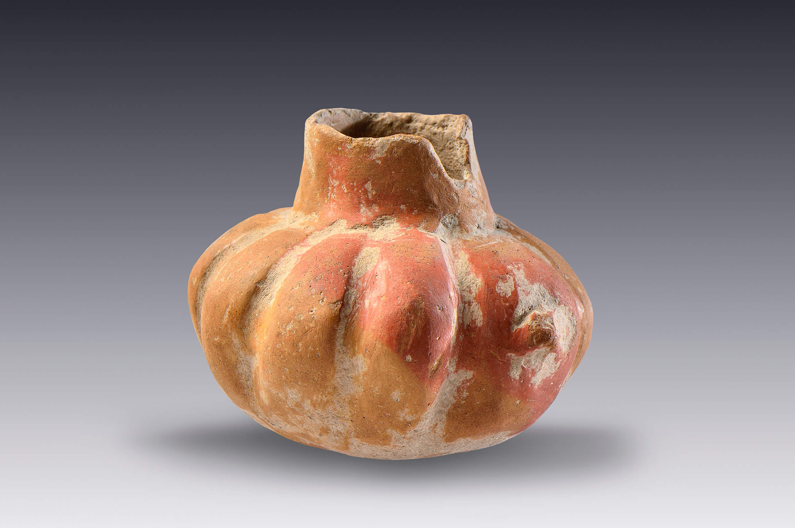 Vasija fitomorfa (calabaza) | El M&eacute;xico antiguo. Salas de Arte Prehisp&aacute;nico | Museo Amparo, Puebla