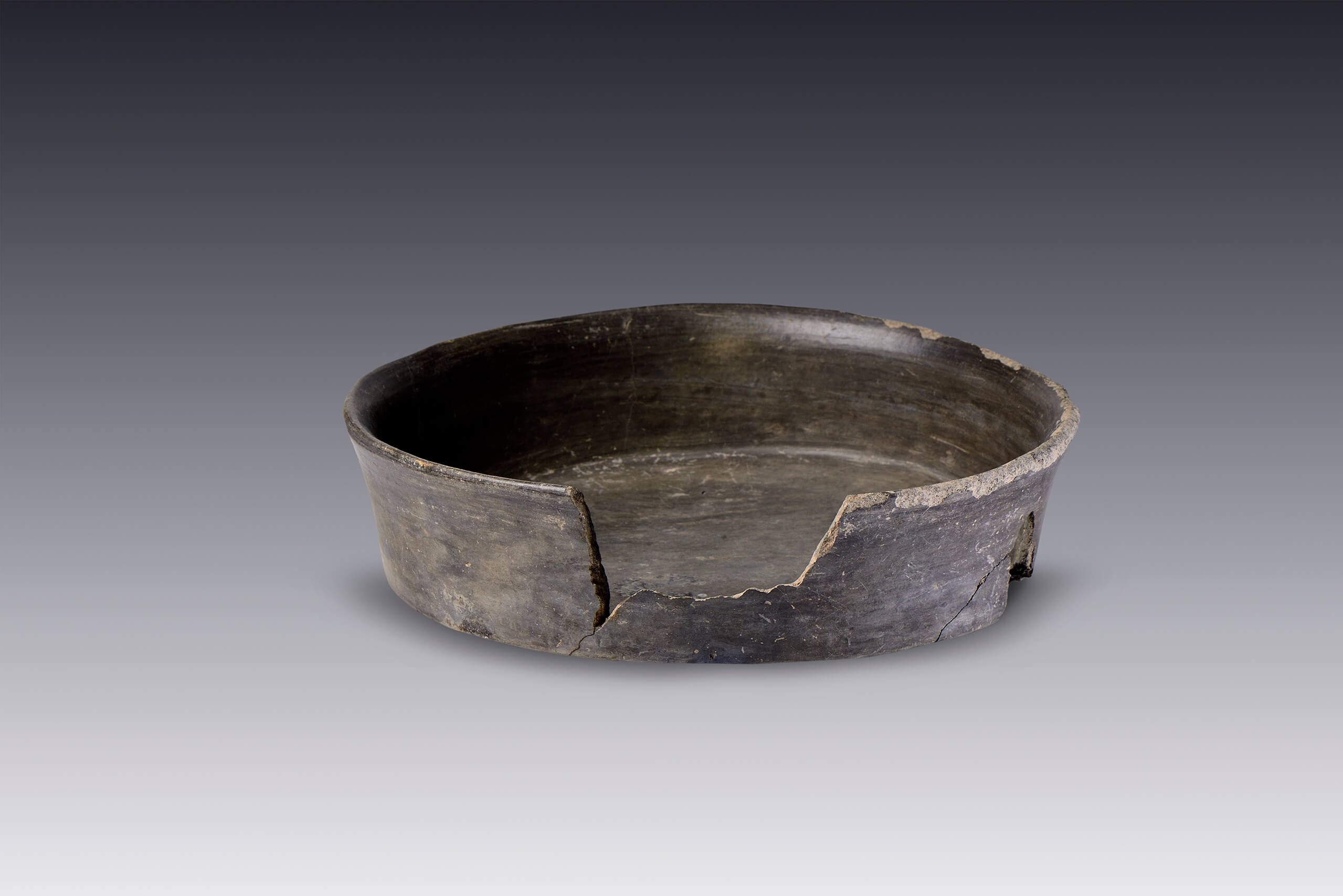Cajete de paredes recto-divergentes | El M&eacute;xico antiguo. Salas de Arte Prehisp&aacute;nico | Museo Amparo, Puebla