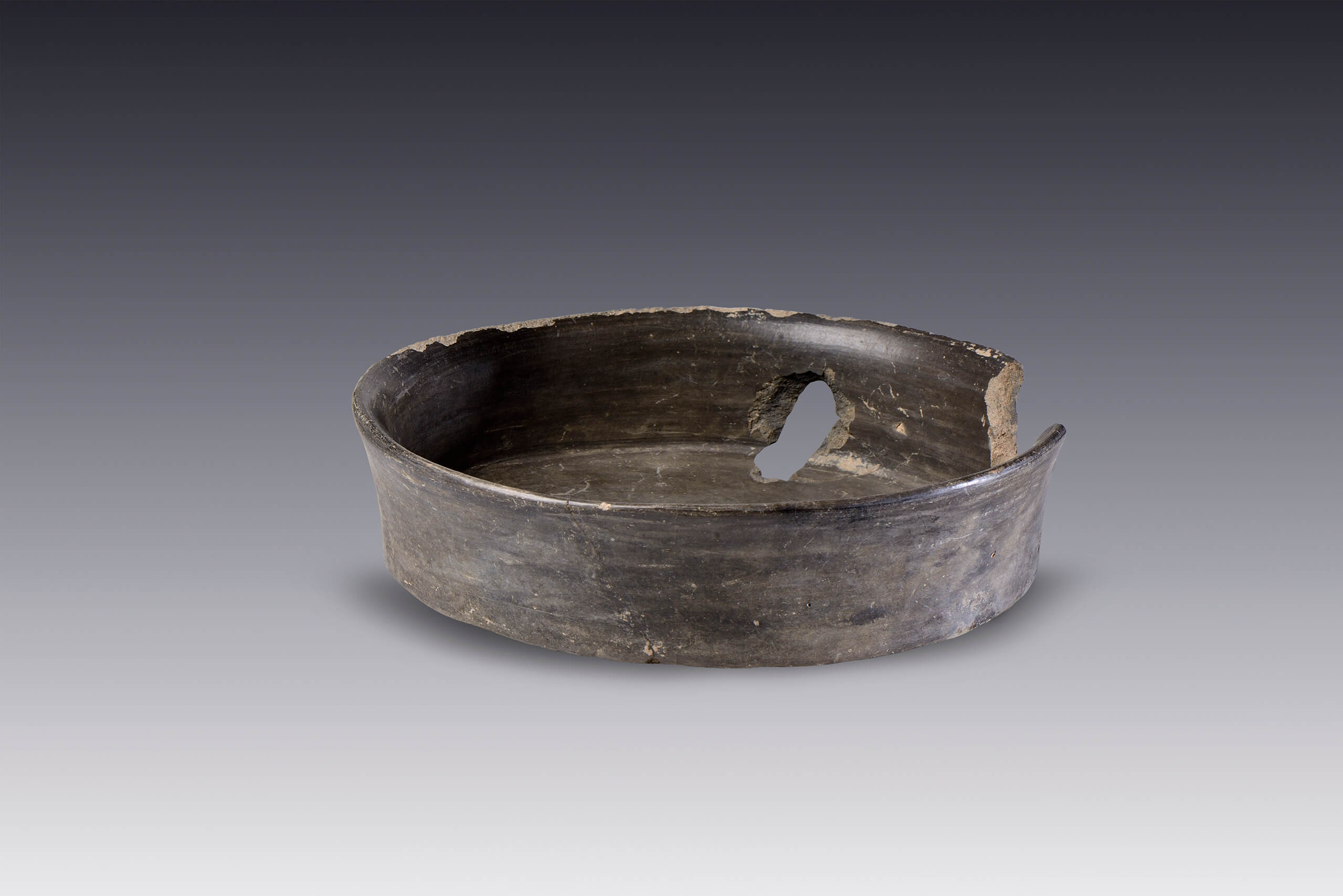 Cajete de paredes recto-divergentes | El M&eacute;xico antiguo. Salas de Arte Prehisp&aacute;nico | Museo Amparo, Puebla