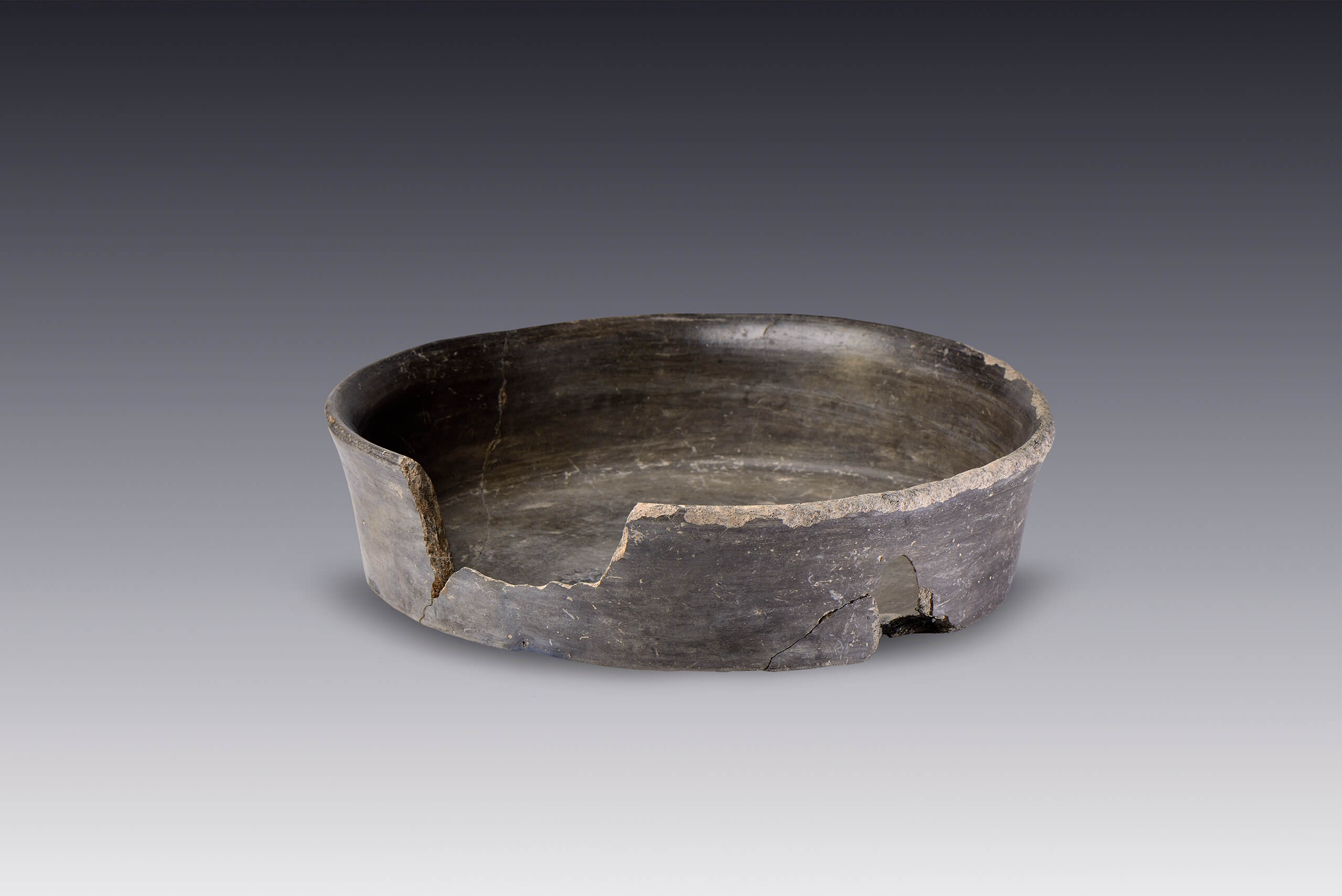 Cajete de paredes recto-divergentes | El M&eacute;xico antiguo. Salas de Arte Prehisp&aacute;nico | Museo Amparo, Puebla