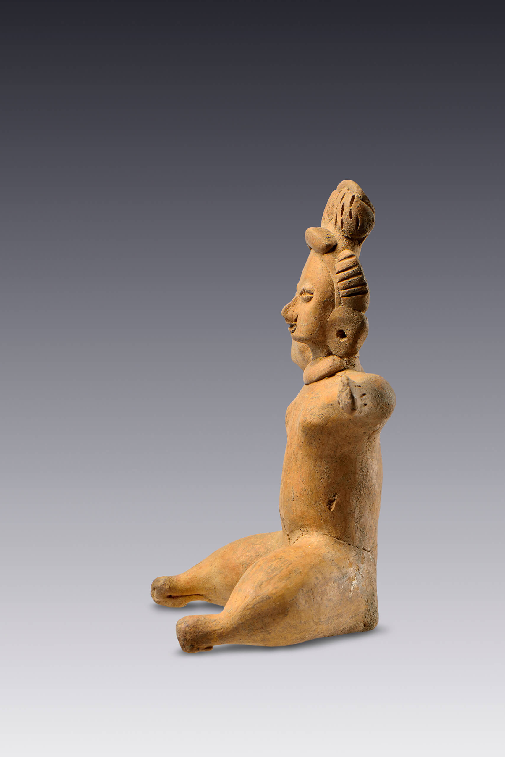 Figurilla femenina sedente | El M&eacute;xico antiguo. Salas de Arte Prehisp&aacute;nico | Museo Amparo, Puebla