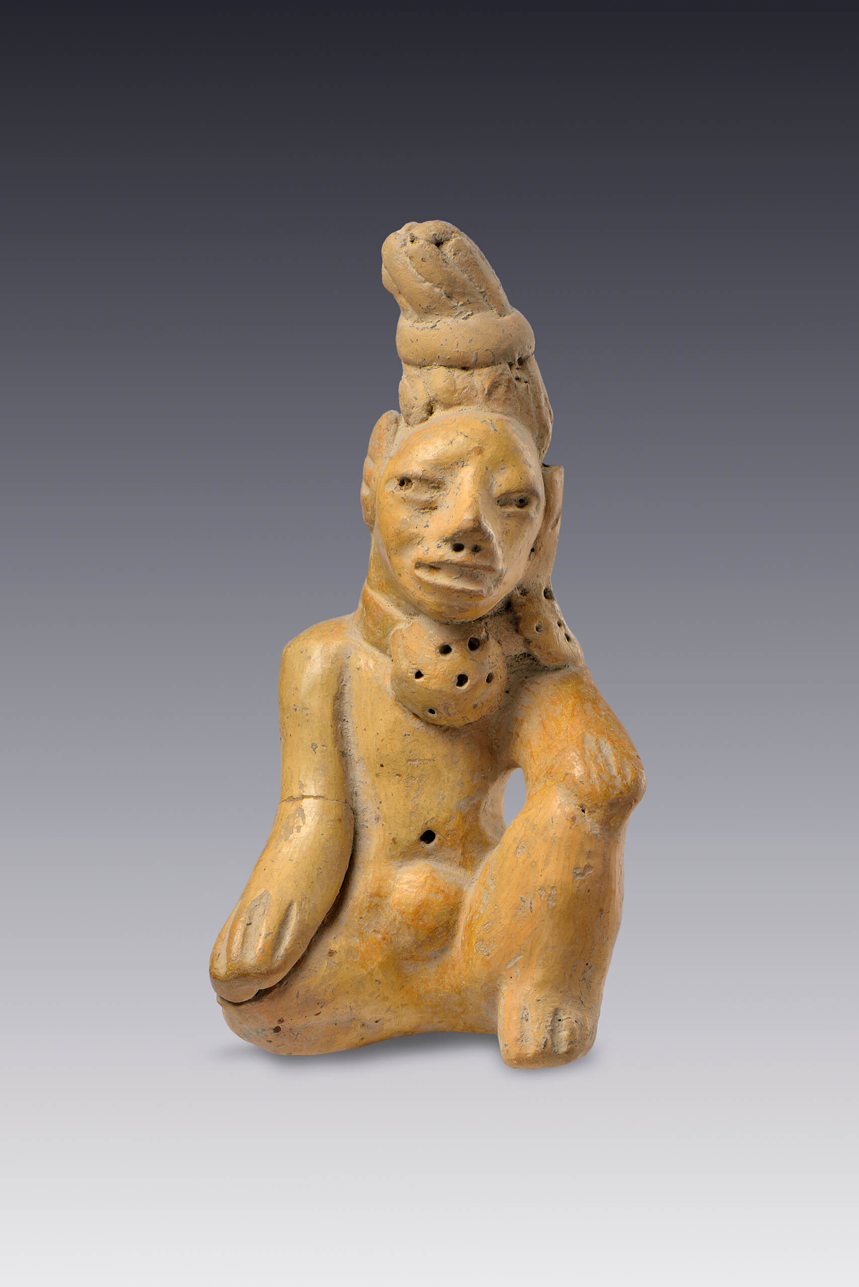 Figurilla sedente antropomorfa | El M&eacute;xico antiguo. Salas de Arte Prehisp&aacute;nico | Museo Amparo, Puebla