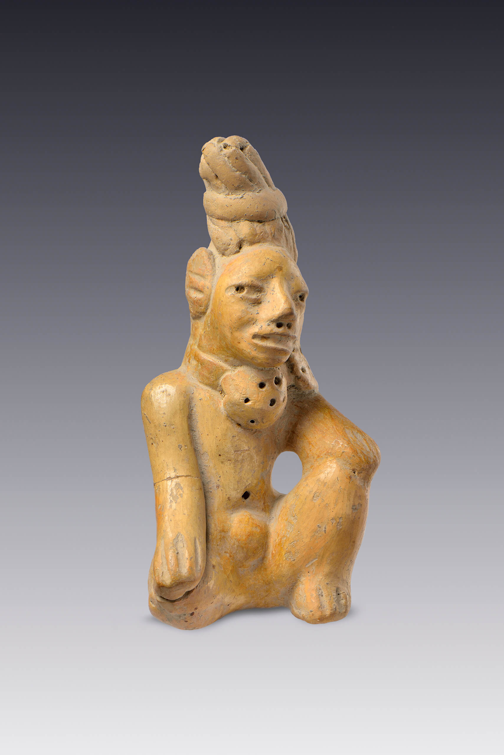 Figurilla sedente antropomorfa | El M&eacute;xico antiguo. Salas de Arte Prehisp&aacute;nico | Museo Amparo, Puebla