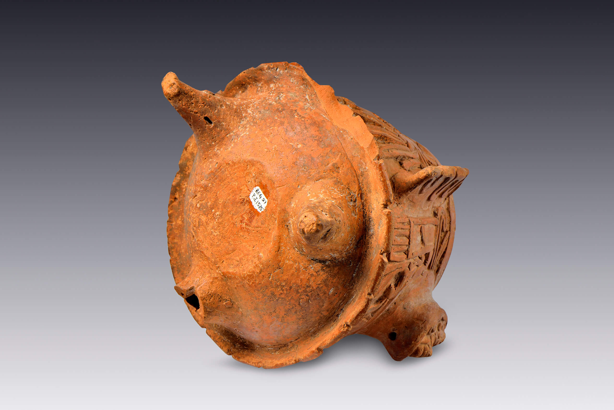 Cajete tr&iacute;pode de paredes recto-divergentes | El M&eacute;xico antiguo. Salas de Arte Prehisp&aacute;nico | Museo Amparo, Puebla