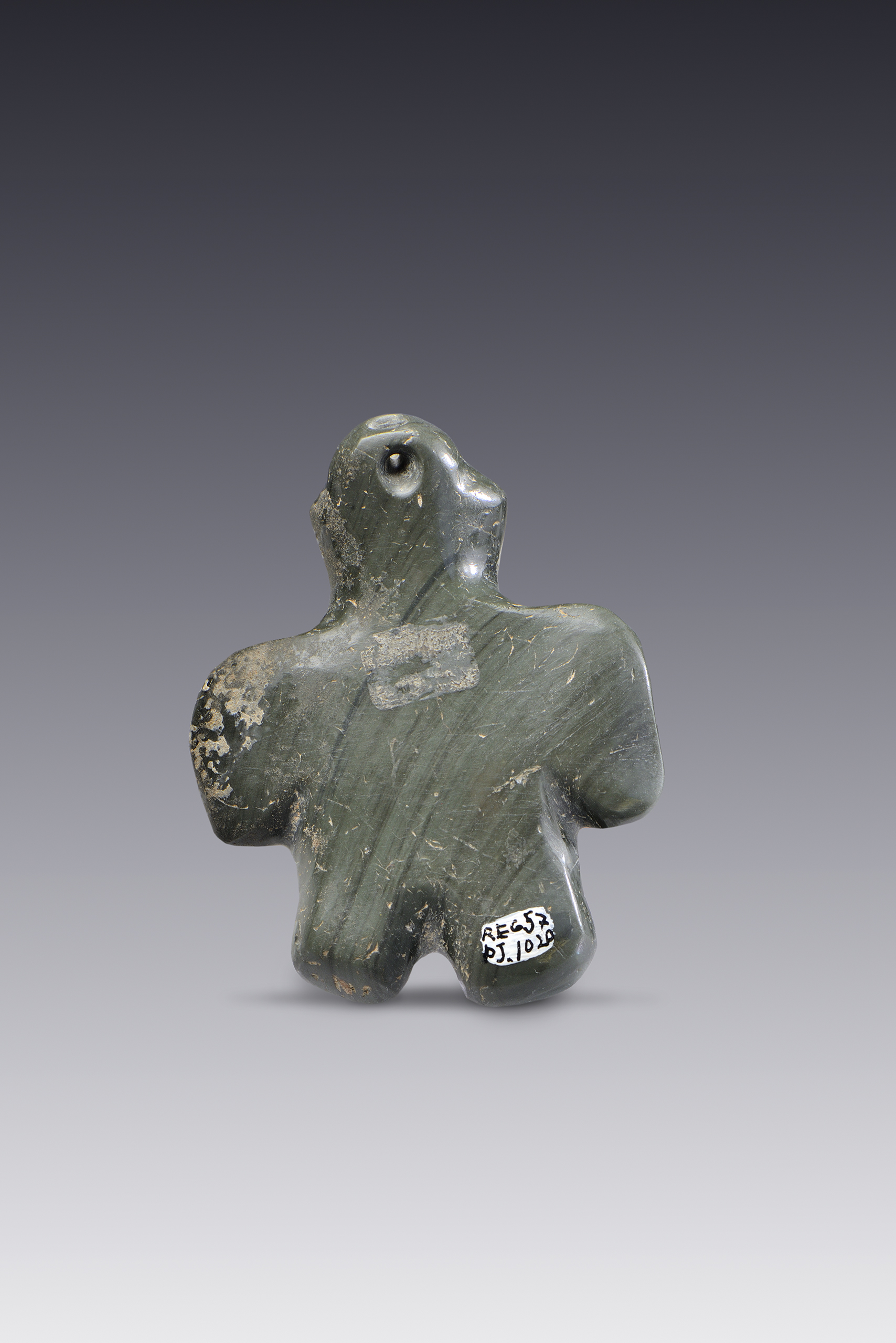 Pendiente olmeca antropomorfo de piedra verde | El México antiguo. Salas de Arte Prehispánico | Museo Amparo, Puebla
