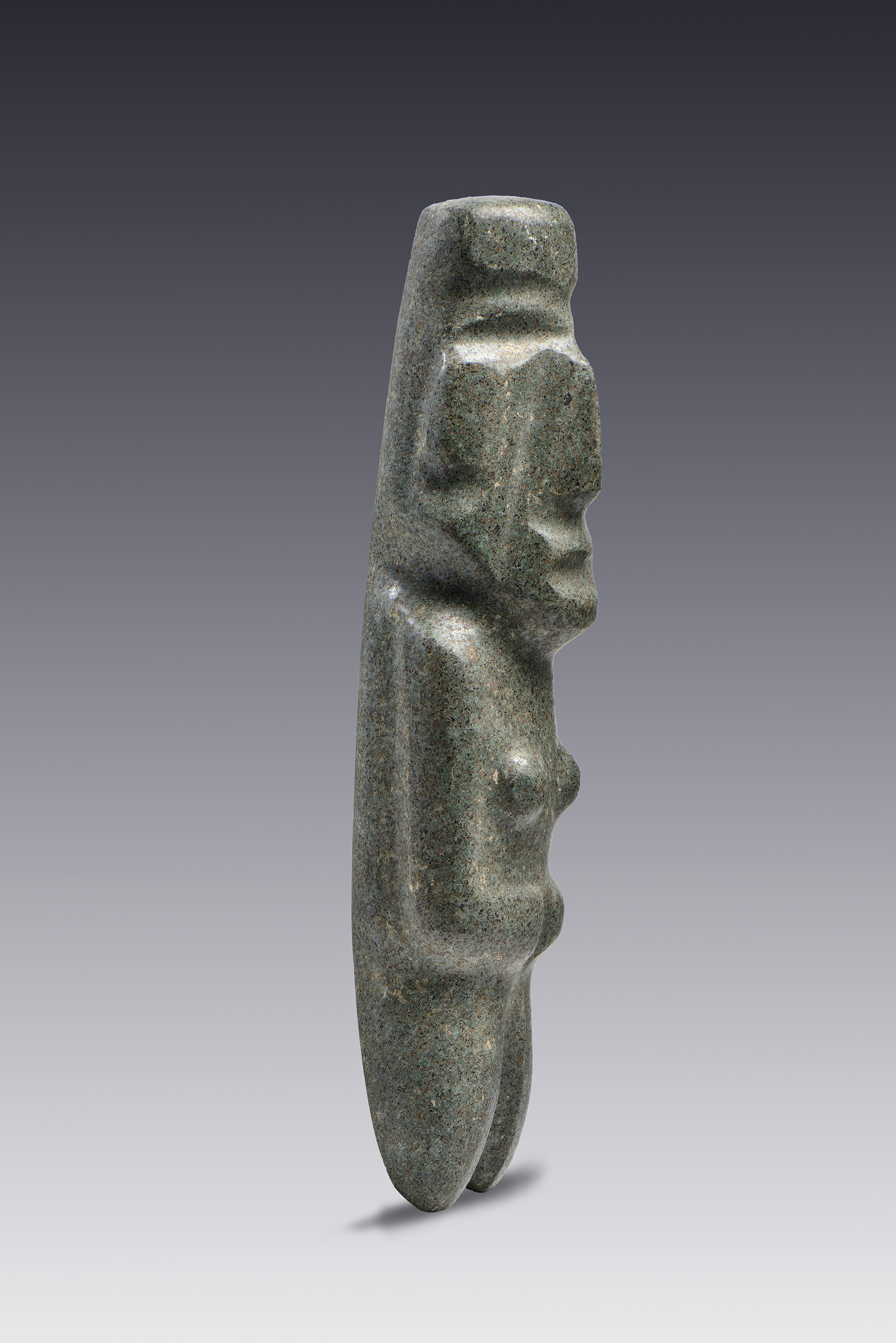 Figurilla Mezcala antropomorfa | El México antiguo. Salas de Arte Prehispánico | Museo Amparo, Puebla