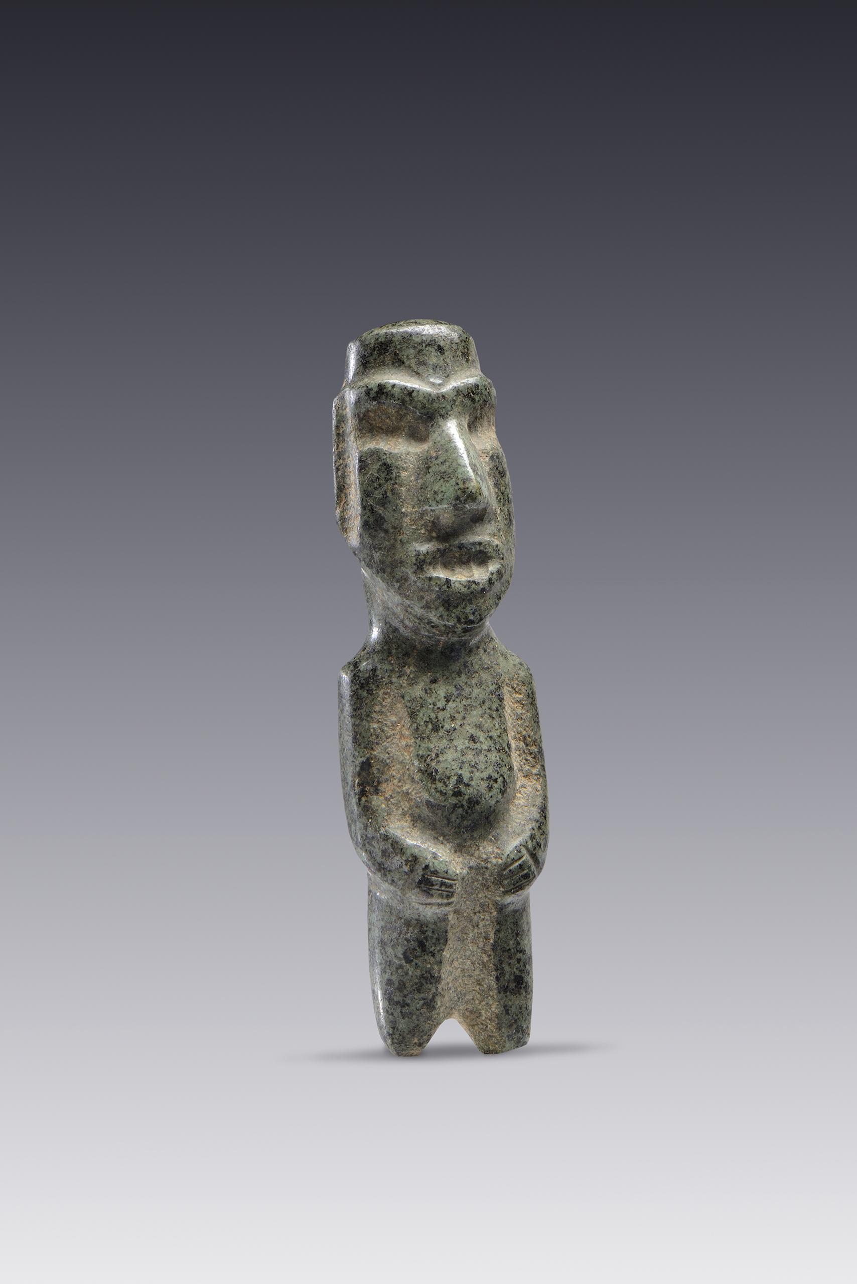 Figurilla Mezcala antropomorfa de piedra verde | El México antiguo. Salas de Arte Prehispánico | Museo Amparo, Puebla