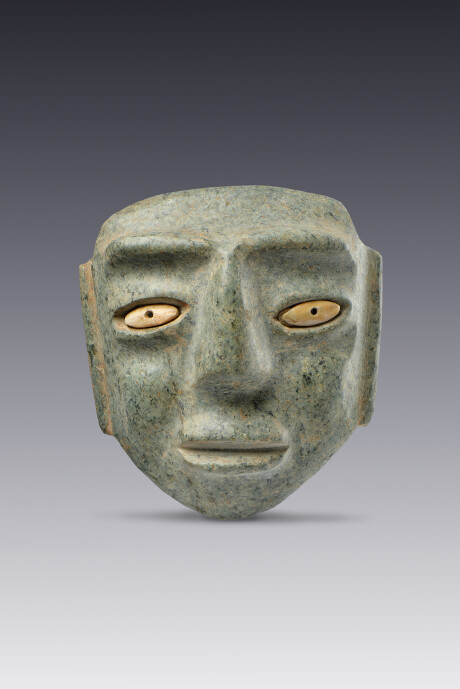 Máscara de piedra verde