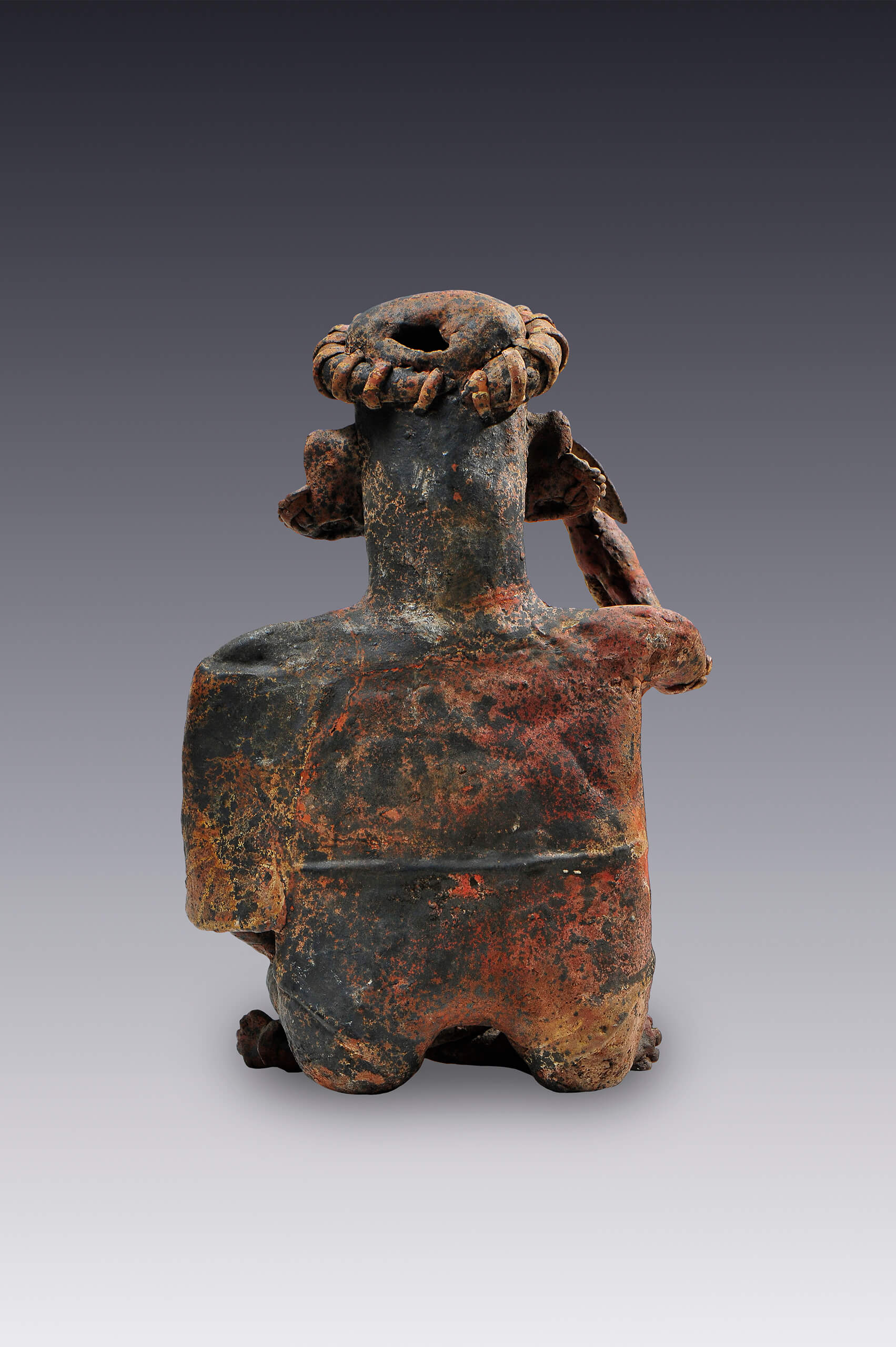 Dignatario con abanico | El México antiguo. Salas de Arte Prehispánico | Museo Amparo, Puebla